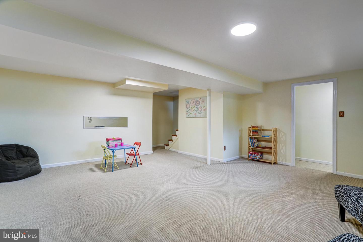 8909 VICTORIA RD, SPRINGFIELD, Virginia 22151, 4 Bedrooms Bedrooms, ,3 BathroomsBathrooms,Residential,For sale,8909 VICTORIA RD,VAFX2260592 MLS # VAFX2260592