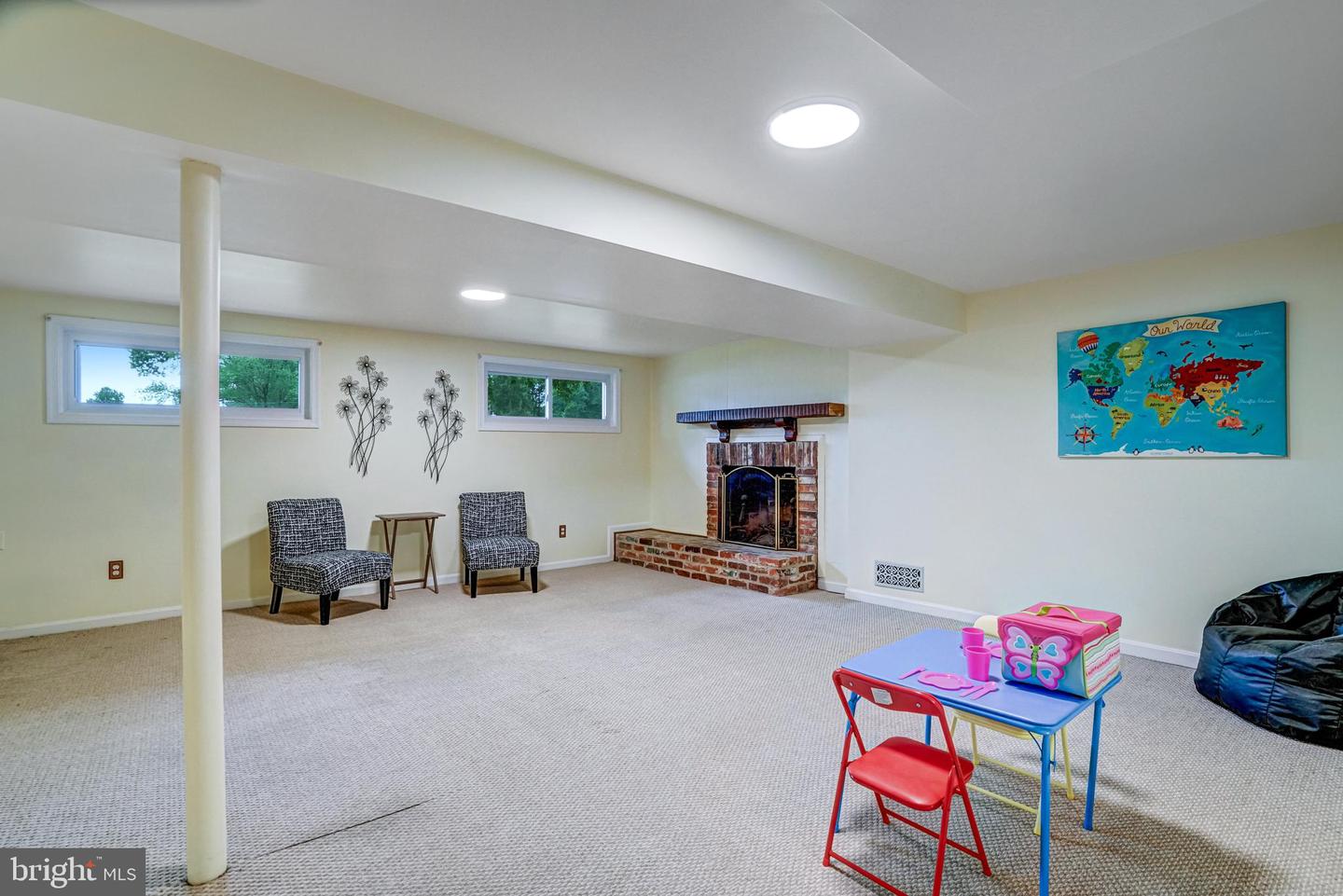 8909 VICTORIA RD, SPRINGFIELD, Virginia 22151, 4 Bedrooms Bedrooms, ,3 BathroomsBathrooms,Residential,For sale,8909 VICTORIA RD,VAFX2260592 MLS # VAFX2260592