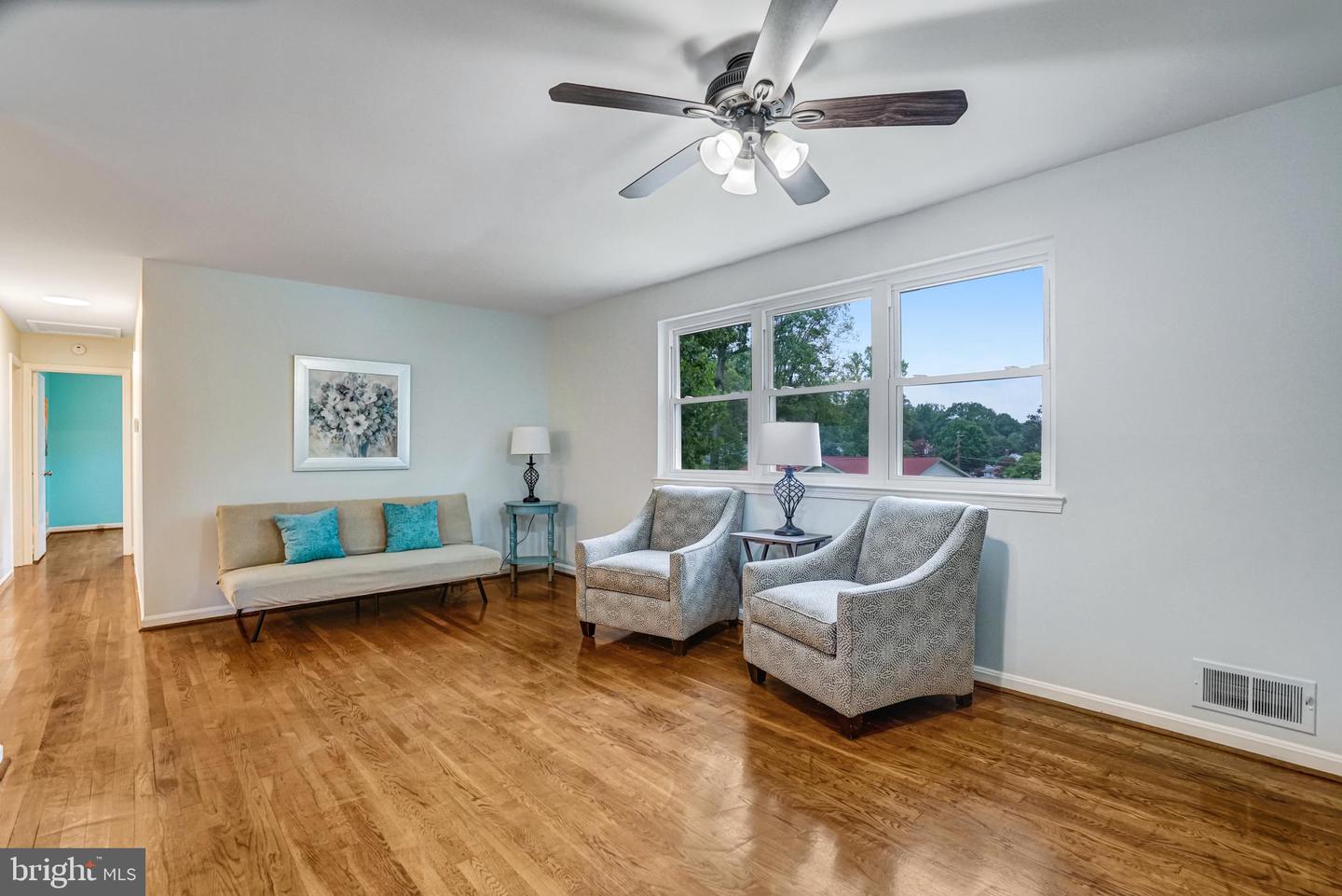 8909 VICTORIA RD, SPRINGFIELD, Virginia 22151, 4 Bedrooms Bedrooms, ,3 BathroomsBathrooms,Residential,For sale,8909 VICTORIA RD,VAFX2260592 MLS # VAFX2260592
