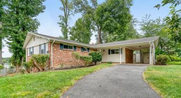 8909 VICTORIA RD, SPRINGFIELD, Virginia 22151, 4 Bedrooms Bedrooms, ,3 BathroomsBathrooms,Residential,For sale,8909 VICTORIA RD,VAFX2260592 MLS # VAFX2260592