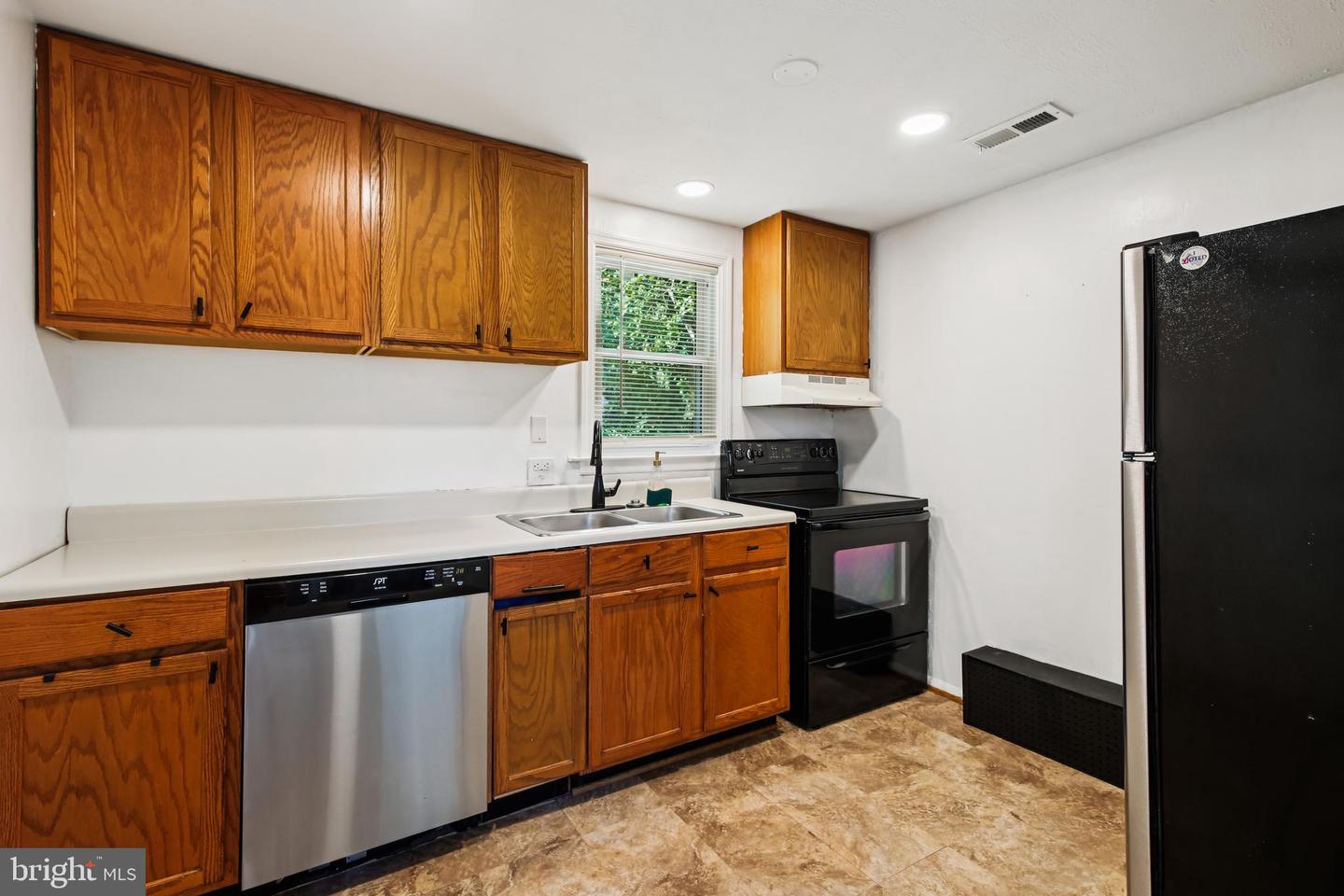 14308 BELLEVILLE AVE, WOODBRIDGE, Virginia 22193, 3 Bedrooms Bedrooms, ,2 BathroomsBathrooms,Residential,For sale,14308 BELLEVILLE AVE,VAPW2104190 MLS # VAPW2104190