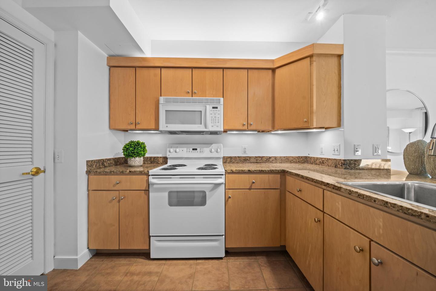 631 D ST NW #635, WASHINGTON, District Of Columbia 20004, 1 Bedroom Bedrooms, ,1 BathroomBathrooms,Residential,For sale,631 D ST NW #635,DCDC2222782 MLS # DCDC2222782