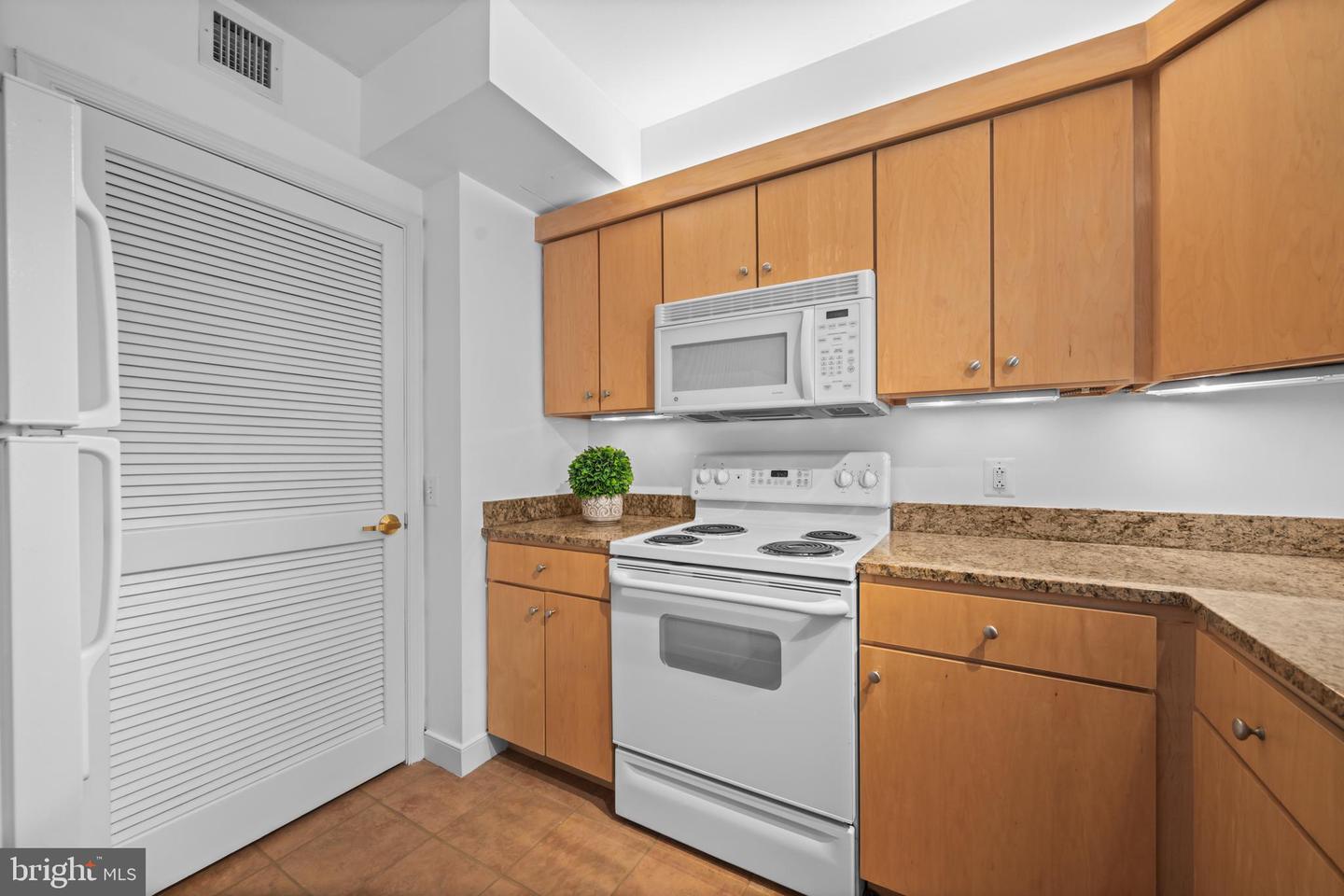 631 D ST NW #635, WASHINGTON, District Of Columbia 20004, 1 Bedroom Bedrooms, ,1 BathroomBathrooms,Residential,For sale,631 D ST NW #635,DCDC2222782 MLS # DCDC2222782