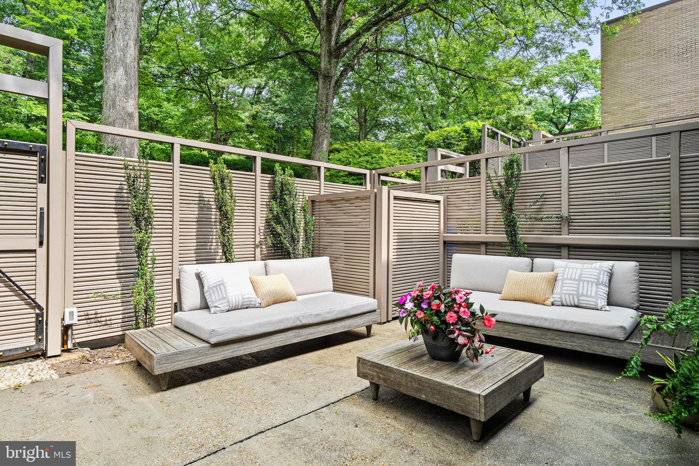 1674 CHIMNEY HOUSE RD, RESTON, Virginia 20190, 3 Bedrooms Bedrooms, ,2 BathroomsBathrooms,Residential,For sale,1674 CHIMNEY HOUSE RD,VAFX2267730 MLS # VAFX2267730 1674 CHIMNEY HOUSE RD, RESTON, Virginia 20190, 3 Bedrooms Bedrooms, ,2 BathroomsBathrooms,Residential,For sale,1674 CHIMNEY HOUSE RD,VAFX2267730 MLS # VAFX2267730