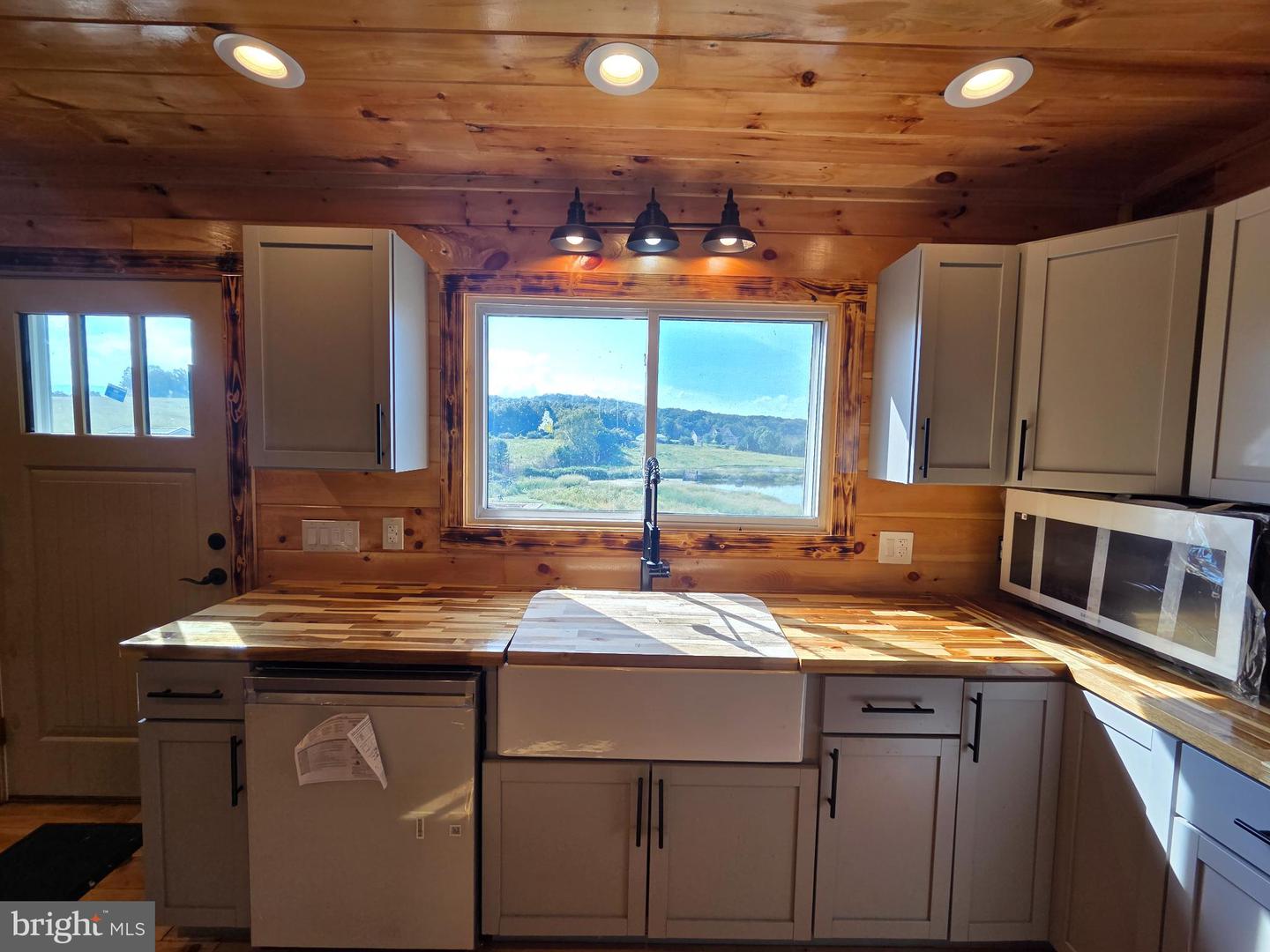 613 AIRPORT RD, LURAY, Virginia 22835, 1 Bedroom Bedrooms, 3 Rooms Rooms,2 BathroomsBathrooms,Residential,For sale,613 AIRPORT RD,VAPA2005380 MLS # VAPA2005380 613 AIRPORT RD, LURAY, Virginia 22835, 1 Bedroom Bedrooms, 3 Rooms Rooms,2 BathroomsBathrooms,Residential,For sale,613 AIRPORT RD,VAPA2005380 MLS # VAPA2005380