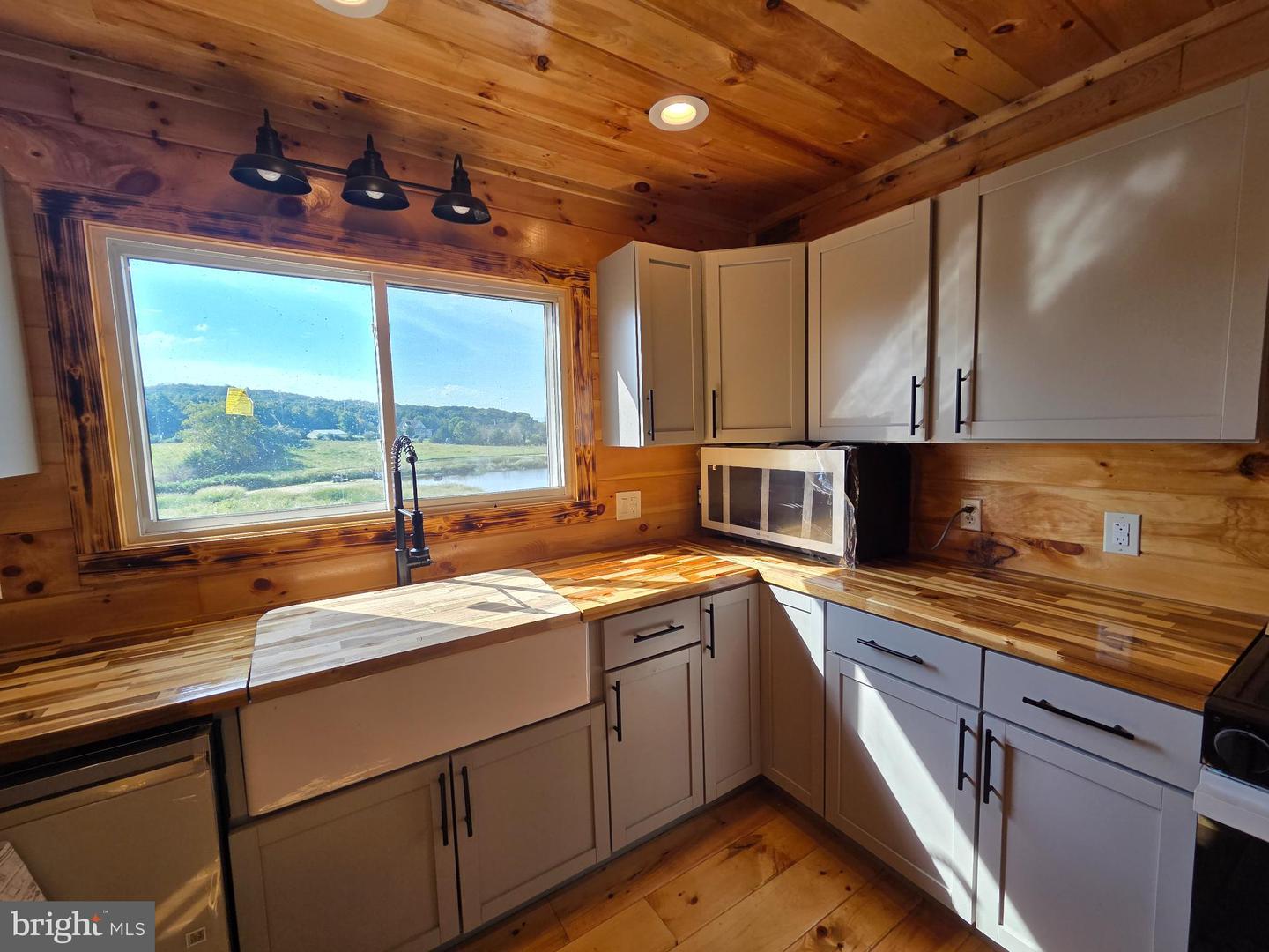 613 AIRPORT RD, LURAY, Virginia 22835, 1 Bedroom Bedrooms, 3 Rooms Rooms,2 BathroomsBathrooms,Residential,For sale,613 AIRPORT RD,VAPA2005380 MLS # VAPA2005380 613 AIRPORT RD, LURAY, Virginia 22835, 1 Bedroom Bedrooms, 3 Rooms Rooms,2 BathroomsBathrooms,Residential,For sale,613 AIRPORT RD,VAPA2005380 MLS # VAPA2005380