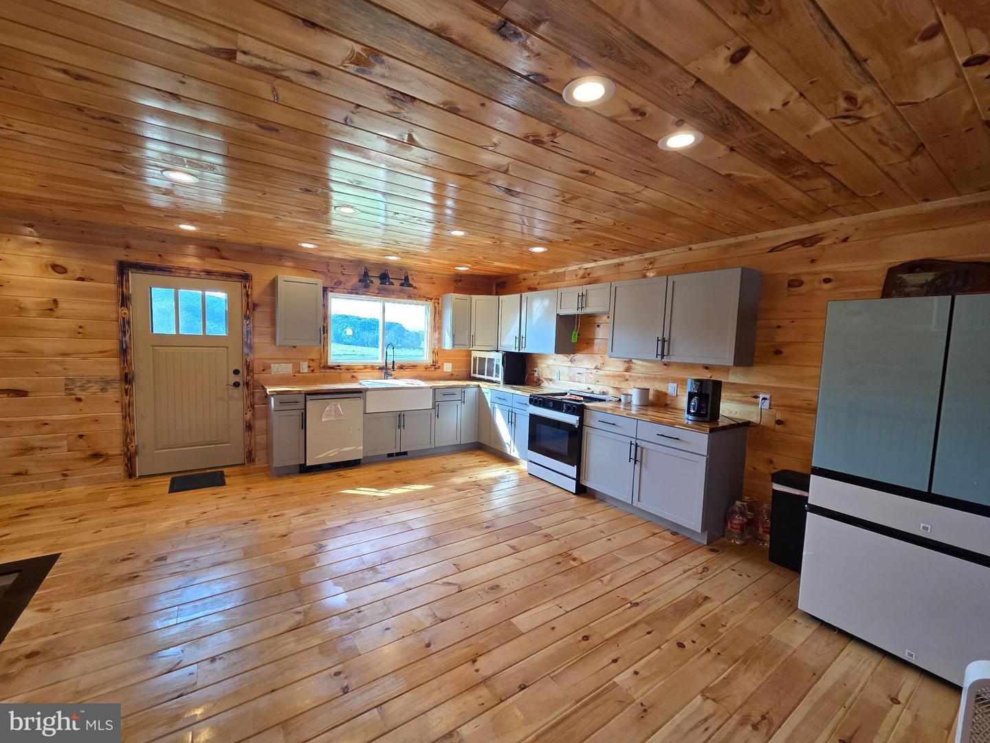 613 AIRPORT RD, LURAY, Virginia 22835, 1 Bedroom Bedrooms, 3 Rooms Rooms,2 BathroomsBathrooms,Residential,For sale,613 AIRPORT RD,VAPA2005380 MLS # VAPA2005380 613 AIRPORT RD, LURAY, Virginia 22835, 1 Bedroom Bedrooms, 3 Rooms Rooms,2 BathroomsBathrooms,Residential,For sale,613 AIRPORT RD,VAPA2005380 MLS # VAPA2005380