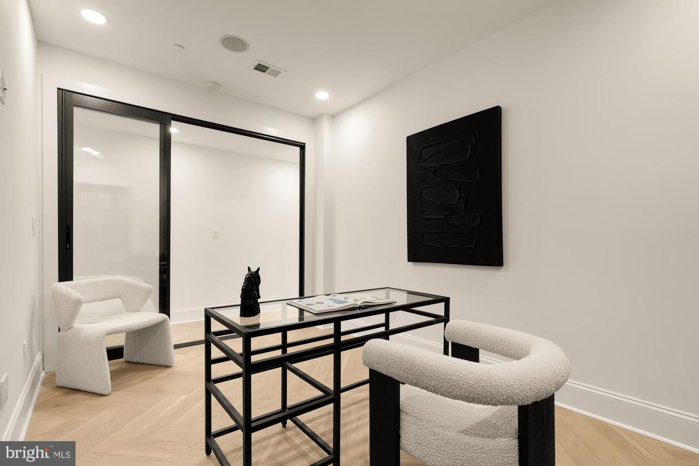 733 EUCLID ST NW #303, WASHINGTON, District Of Columbia 20001, 6 Bedrooms Bedrooms, ,4 BathroomsBathrooms,Residential,For sale,733 EUCLID ST NW #303,DCDC2222808 MLS # DCDC2222808