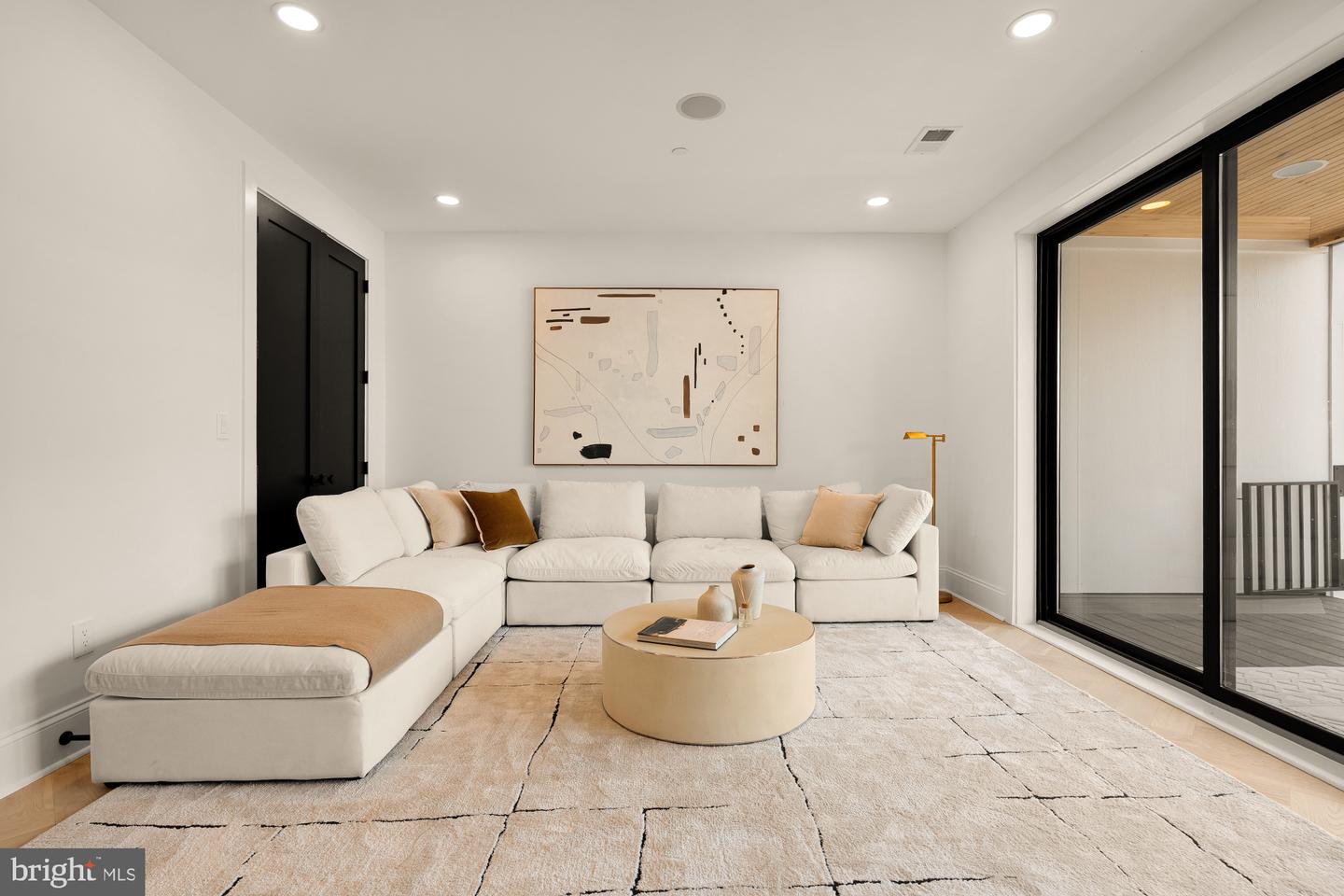 733 EUCLID ST NW #303, WASHINGTON, District Of Columbia 20001, 6 Bedrooms Bedrooms, ,4 BathroomsBathrooms,Residential,For sale,733 EUCLID ST NW #303,DCDC2222808 MLS # DCDC2222808