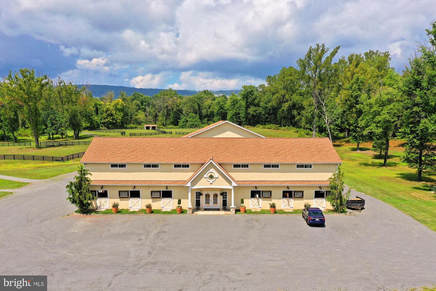 21281 BELLE GREY LN, UPPERVILLE, Virginia 20184, 3 Bedrooms Bedrooms, ,3 BathroomsBathrooms,Farm,For sale,21281 BELLE GREY LN,VALO2107044 MLS # VALO2107044