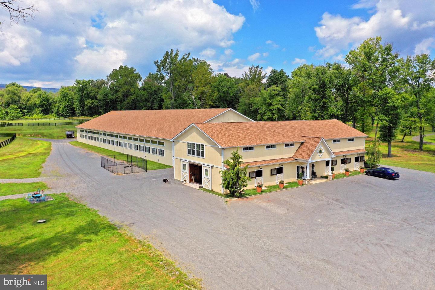 21281 BELLE GREY LN, UPPERVILLE, Virginia 20184, 3 Bedrooms Bedrooms, ,3 BathroomsBathrooms,Farm,For sale,21281 BELLE GREY LN,VALO2107044 MLS # VALO2107044