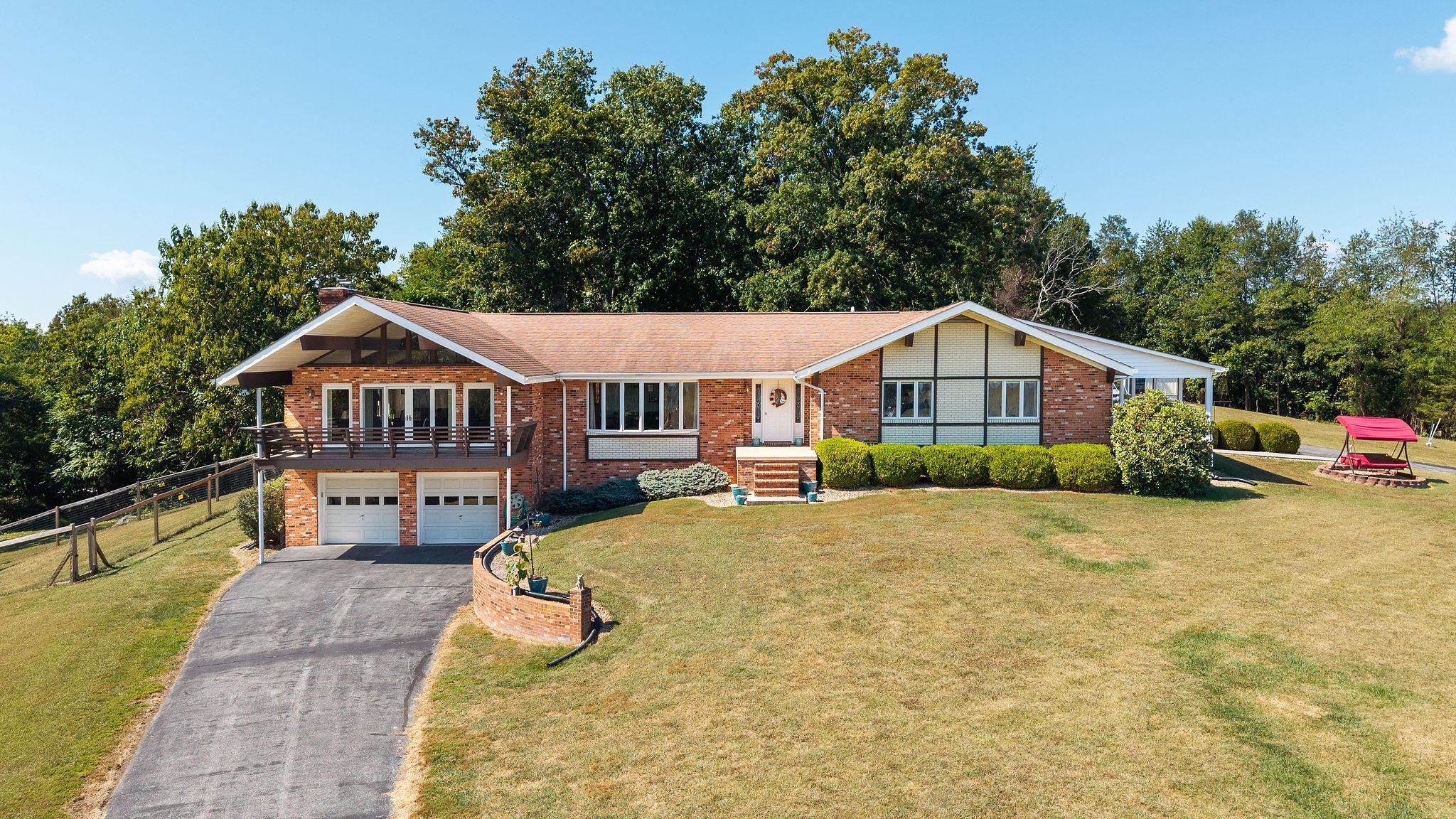 5323 LEE JACKSON HWY, GREENVILLE, Virginia 24440, 4 Bedrooms Bedrooms, ,2 BathroomsBathrooms,Residential,5323 LEE JACKSON HWY,669090 MLS # 669090