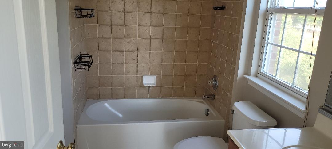 20401 TRAILS END TER, ASHBURN, Virginia 20147, 2 Bedrooms Bedrooms, ,2 BathroomsBathrooms,Residential,For sale,20401 TRAILS END TER,VALO2105192 MLS # VALO2105192