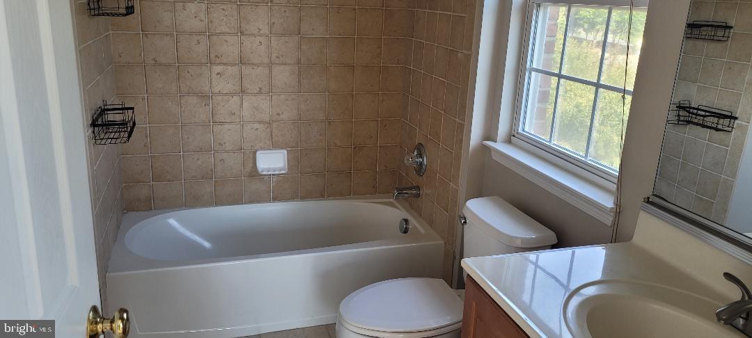 20401 TRAILS END TER, ASHBURN, Virginia 20147, 2 Bedrooms Bedrooms, ,2 BathroomsBathrooms,Residential,For sale,20401 TRAILS END TER,VALO2105192 MLS # VALO2105192