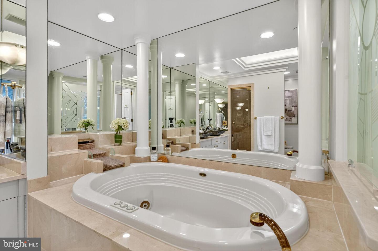 1530 KEY BLVD #1310, ARLINGTON, Virginia 22209, 3 Bedrooms Bedrooms, ,4 BathroomsBathrooms,Residential,For sale,1530 KEY BLVD #1310,VAAR2063556 MLS # VAAR2063556
