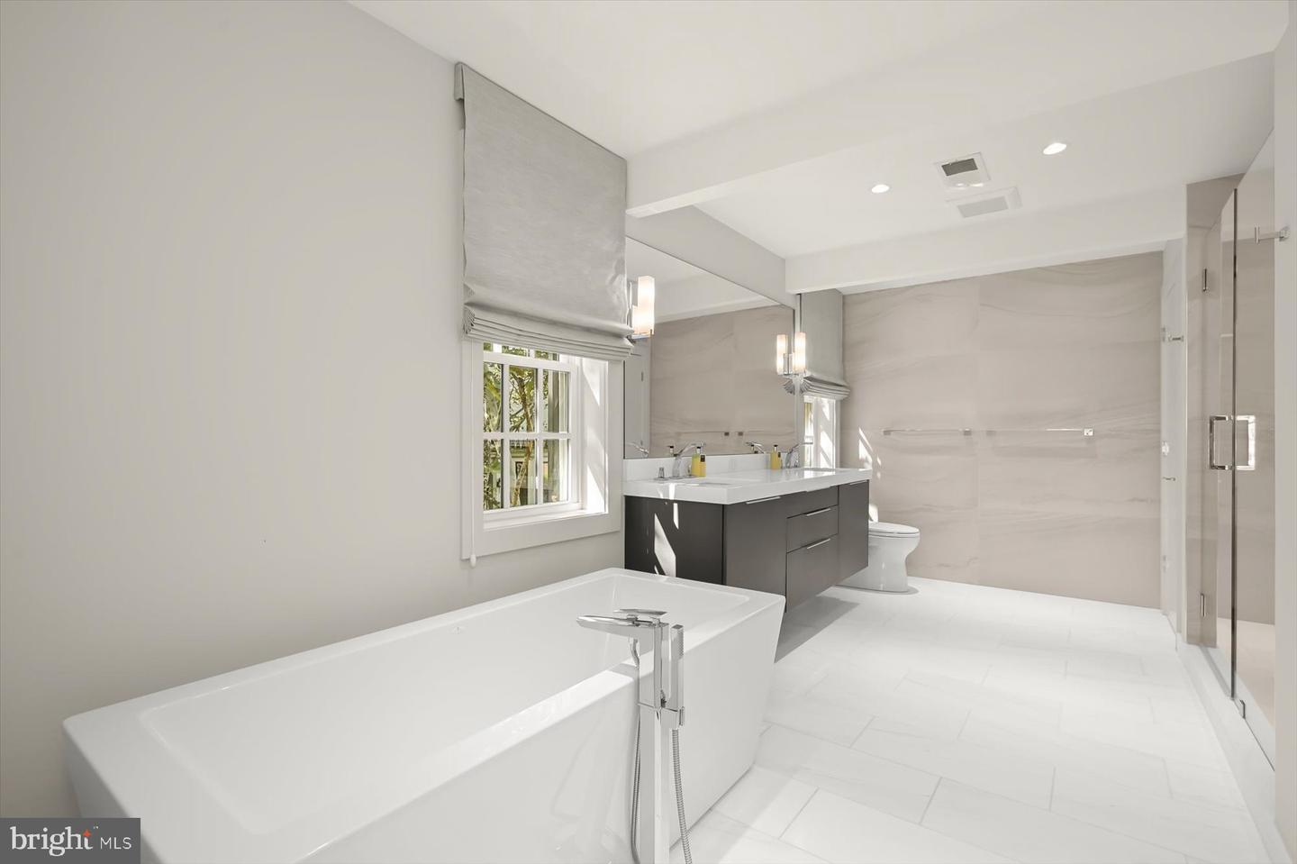 3043 P ST NW, WASHINGTON, District Of Columbia 20007, 6 Bedrooms Bedrooms, ,4 BathroomsBathrooms,Residential,For sale,3043 P ST NW,DCDC2221848 MLS # DCDC2221848