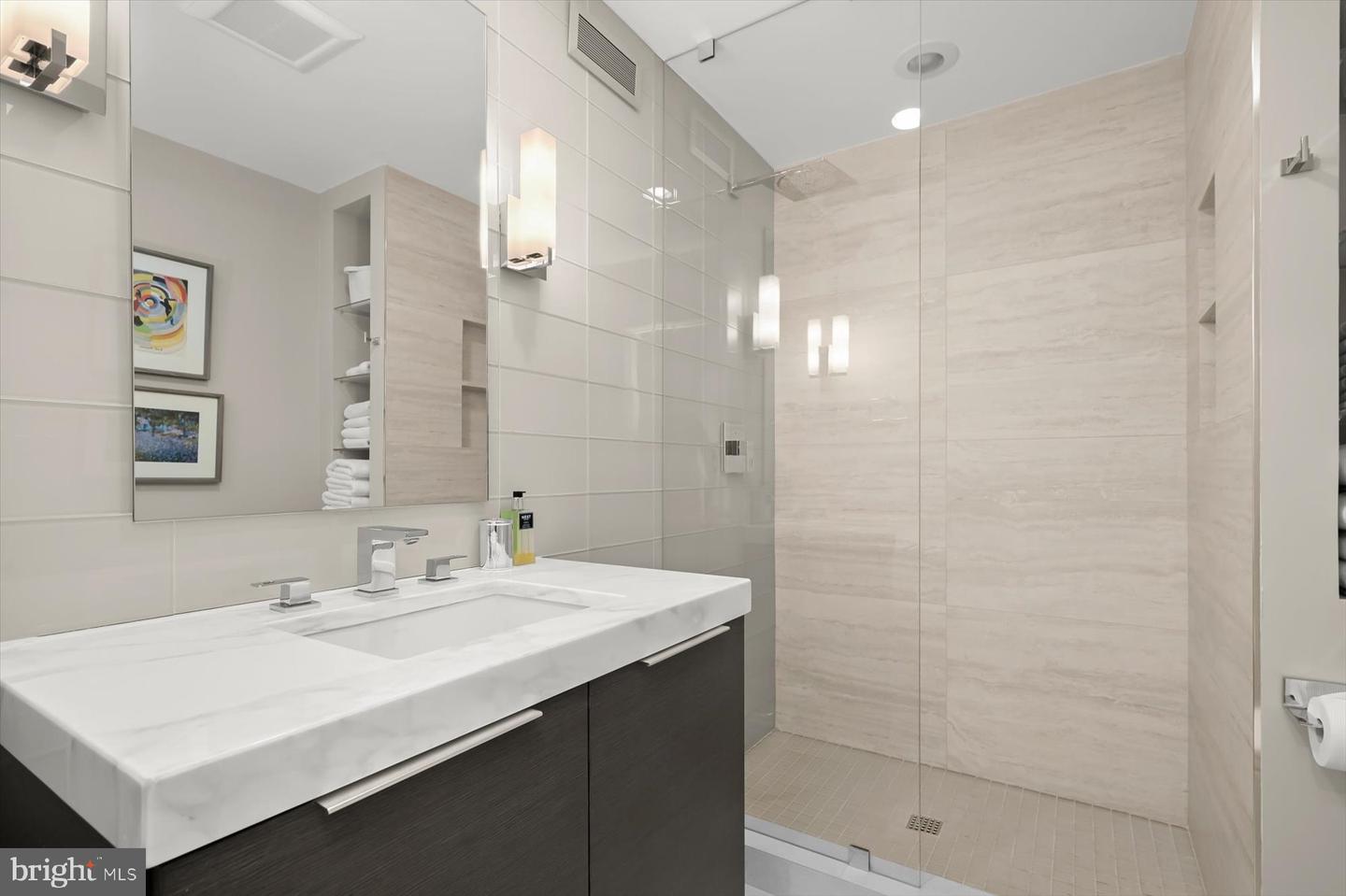 3043 P ST NW, WASHINGTON, District Of Columbia 20007, 6 Bedrooms Bedrooms, ,4 BathroomsBathrooms,Residential,For sale,3043 P ST NW,DCDC2221848 MLS # DCDC2221848