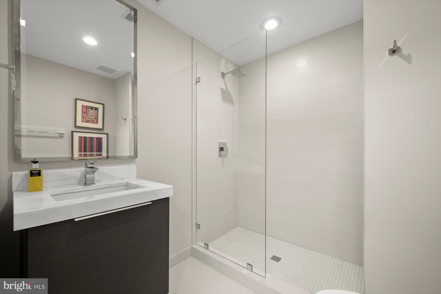 3043 P ST NW, WASHINGTON, District Of Columbia 20007, 6 Bedrooms Bedrooms, ,4 BathroomsBathrooms,Residential,For sale,3043 P ST NW,DCDC2221848 MLS # DCDC2221848