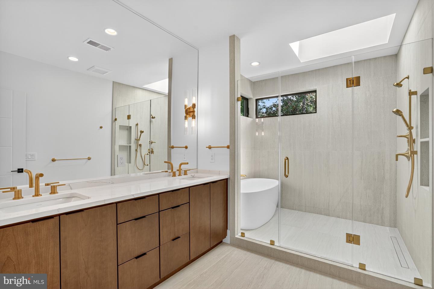 1519 SPRING VALE AVE, MCLEAN, Virginia 22101, 5 Bedrooms Bedrooms, ,5 BathroomsBathrooms,Residential,For sale,1519 SPRING VALE AVE,VAFX2267034 MLS # VAFX2267034