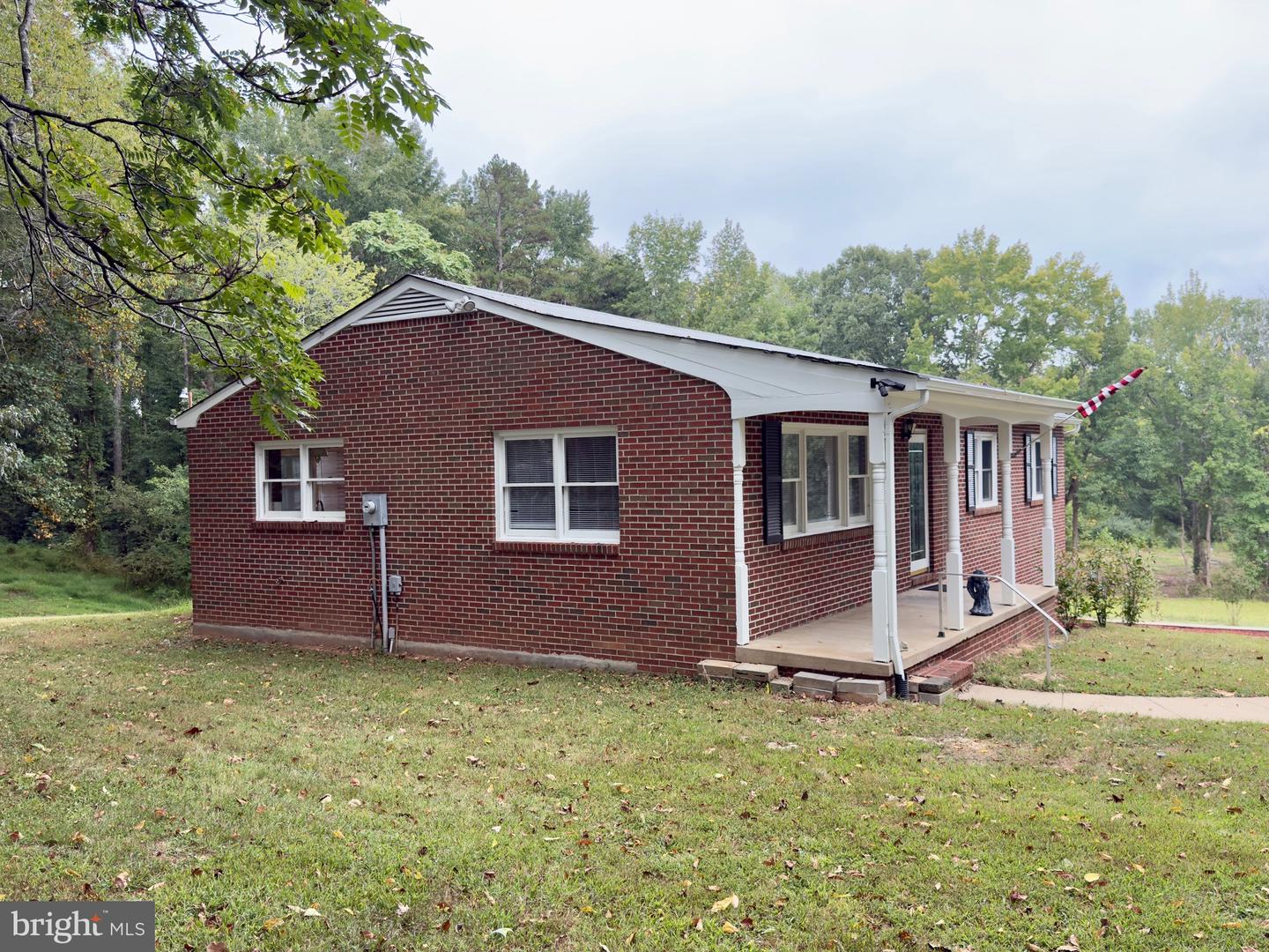 2664 WARRENTON RD, FREDERICKSBURG, Virginia 22406, 3 Bedrooms Bedrooms, ,2 BathroomsBathrooms,Residential,For sale,2664 WARRENTON RD,VAST2042696 MLS # VAST2042696