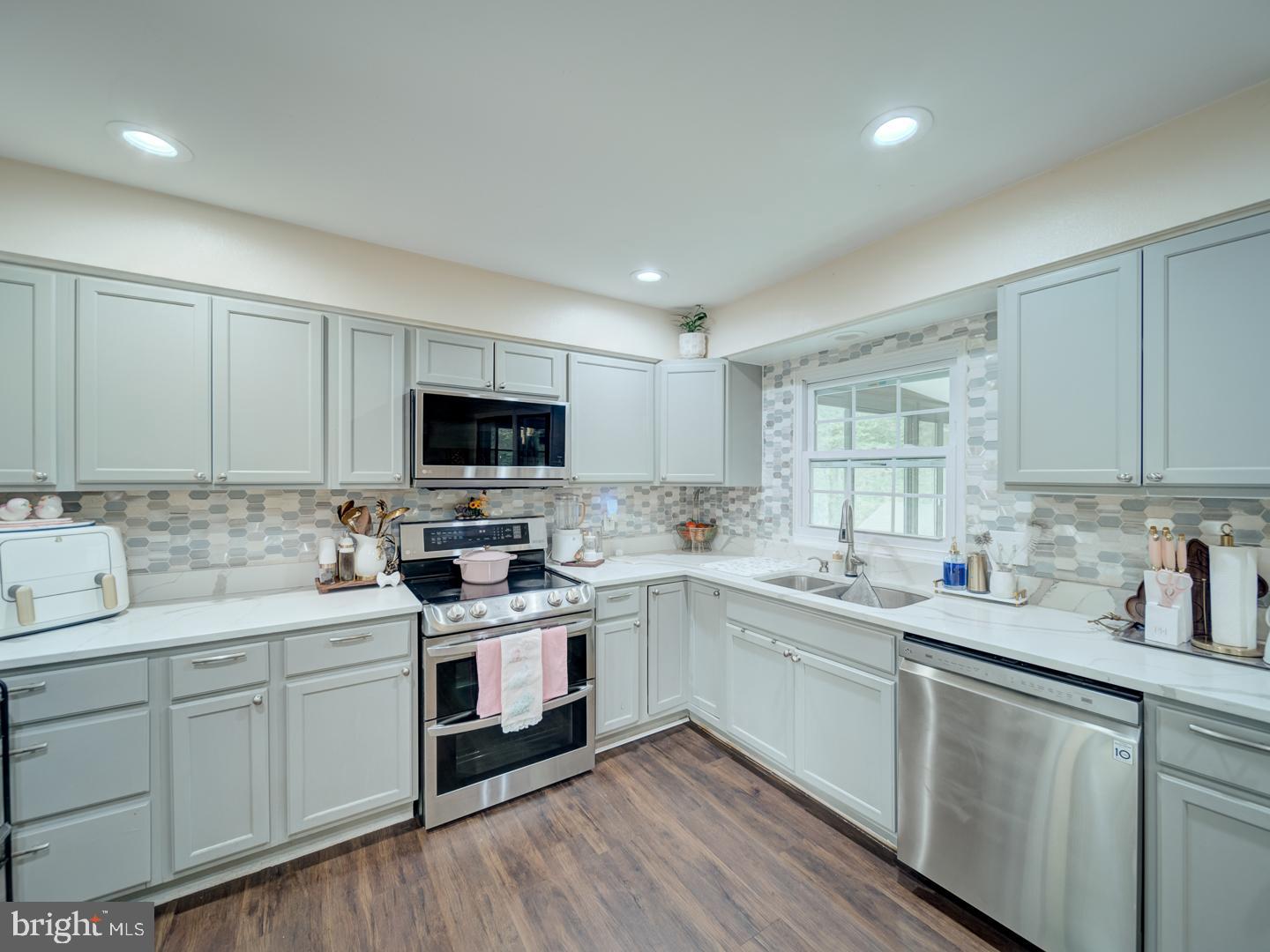 11286 LUCASVILLE RD, MANASSAS, Virginia 20112, 6 Bedrooms Bedrooms, 9 Rooms Rooms,3 BathroomsBathrooms,Residential,For sale,11286 LUCASVILLE RD,VAPW2104108 MLS # VAPW2104108