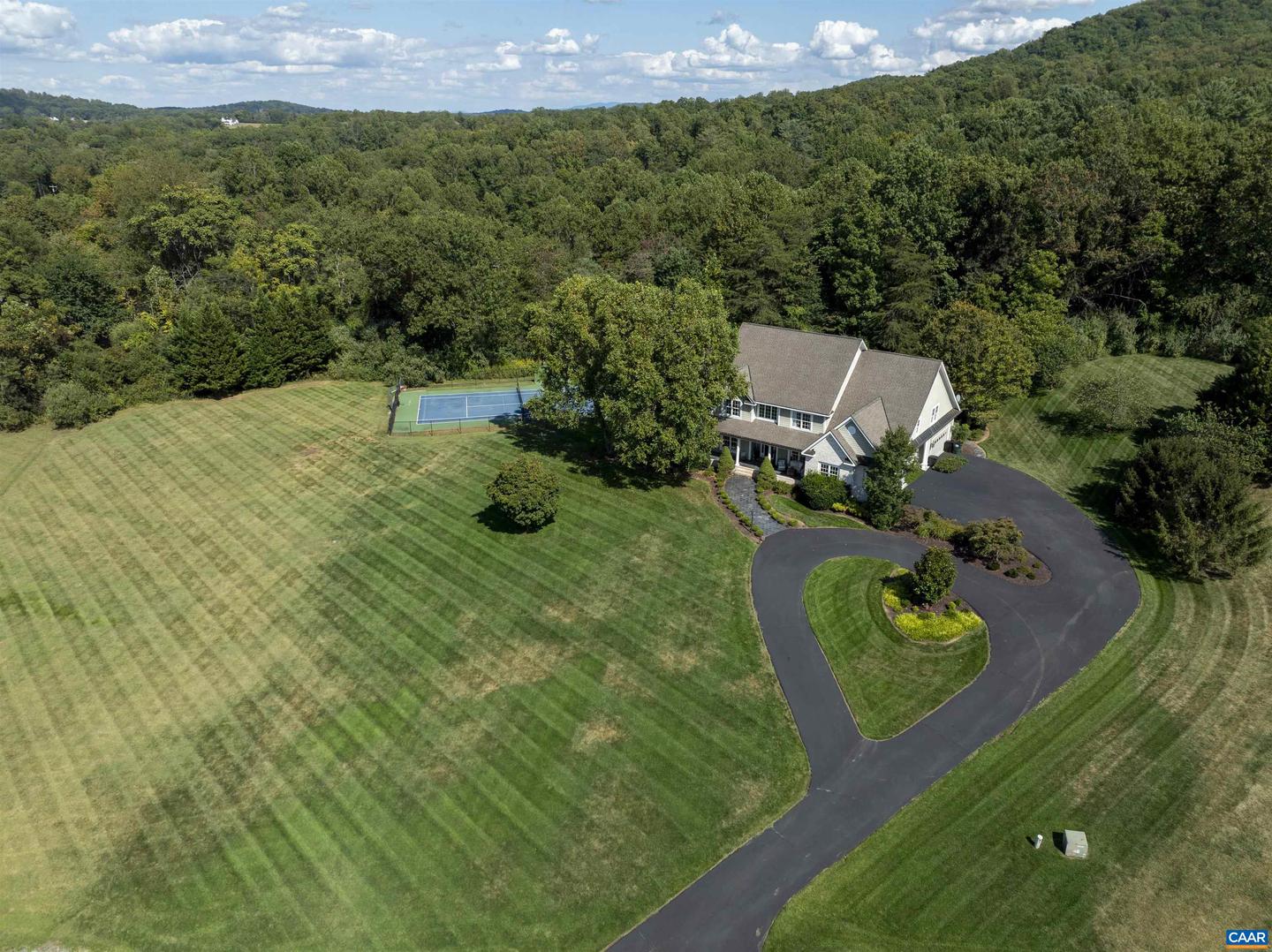 723 RETRIEVER RUN, CHARLOTTESVILLE, Virginia 22903, 5 Bedrooms Bedrooms, ,6 BathroomsBathrooms,Residential,For sale,723 RETRIEVER RUN,669060 MLS # 669060