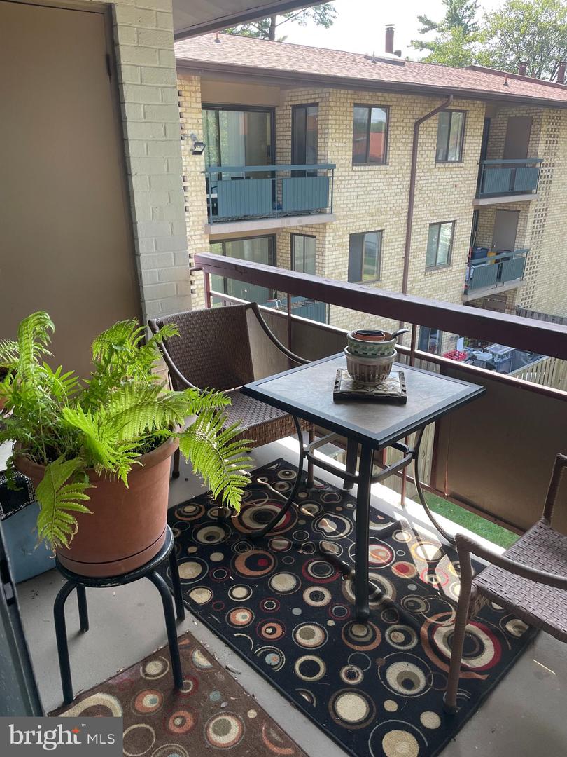 2845 WINDSOR DR #302, FALLS CHURCH, Virginia 22042, 2 Bedrooms Bedrooms, ,1 BathroomBathrooms,Residential,For sale,2845 WINDSOR DR #302,VAFX2267800 MLS # VAFX2267800 2845 WINDSOR DR #302, FALLS CHURCH, Virginia 22042, 2 Bedrooms Bedrooms, ,1 BathroomBathrooms,Residential,For sale,2845 WINDSOR DR #302,VAFX2267800 MLS # VAFX2267800