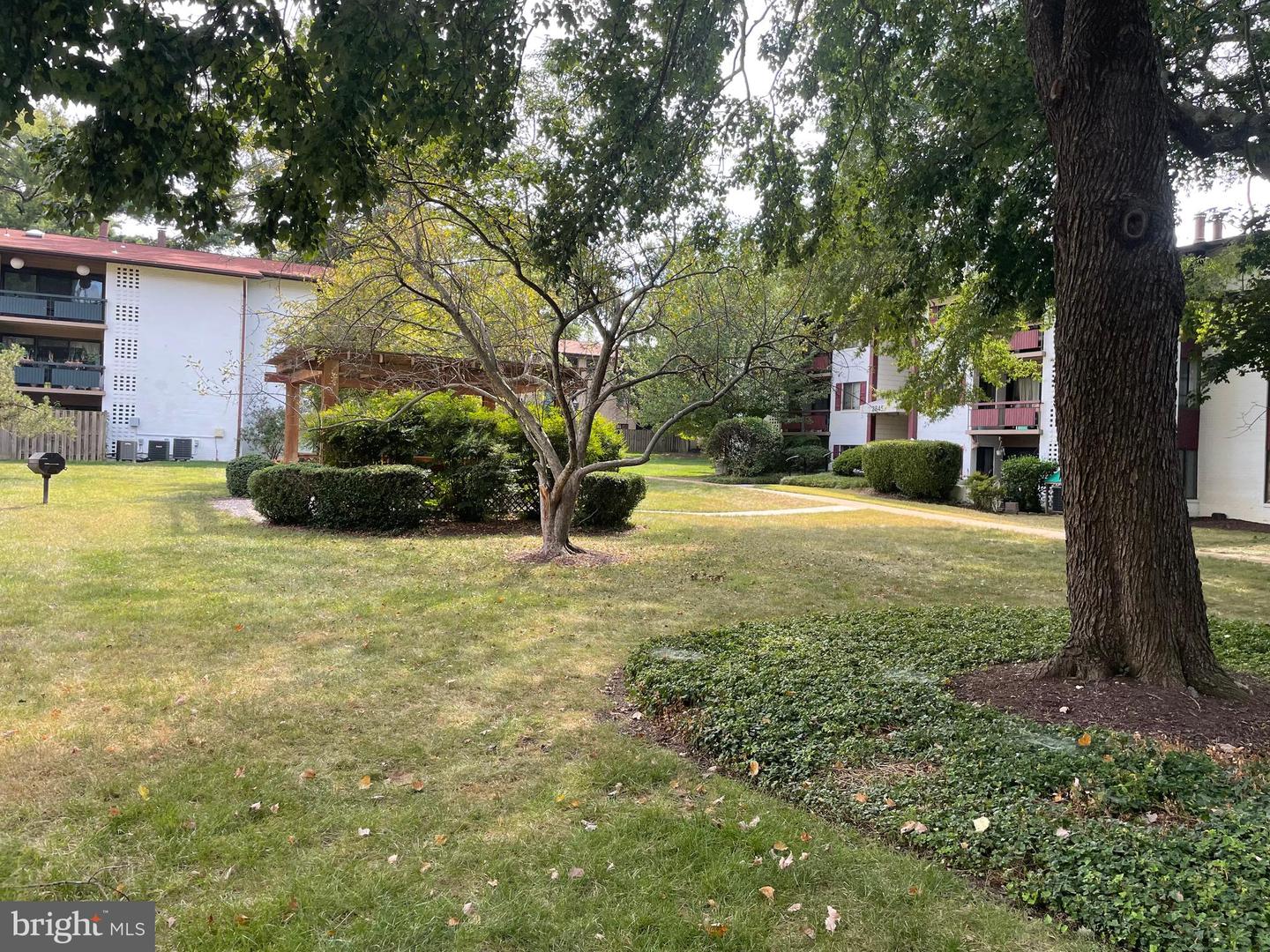 2845 WINDSOR DR #302, FALLS CHURCH, Virginia 22042, 2 Bedrooms Bedrooms, ,1 BathroomBathrooms,Residential,For sale,2845 WINDSOR DR #302,VAFX2267800 MLS # VAFX2267800 2845 WINDSOR DR #302, FALLS CHURCH, Virginia 22042, 2 Bedrooms Bedrooms, ,1 BathroomBathrooms,Residential,For sale,2845 WINDSOR DR #302,VAFX2267800 MLS # VAFX2267800