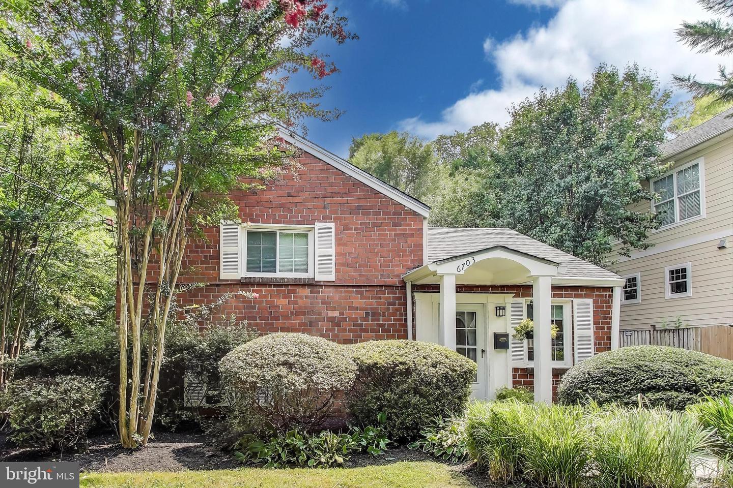 6703 HALLWOOD AVE, FALLS CHURCH, Virginia 22046, 3 Bedrooms Bedrooms, ,2 BathroomsBathrooms,Residential,For sale,6703 HALLWOOD AVE,VAFX2267818 MLS # VAFX2267818