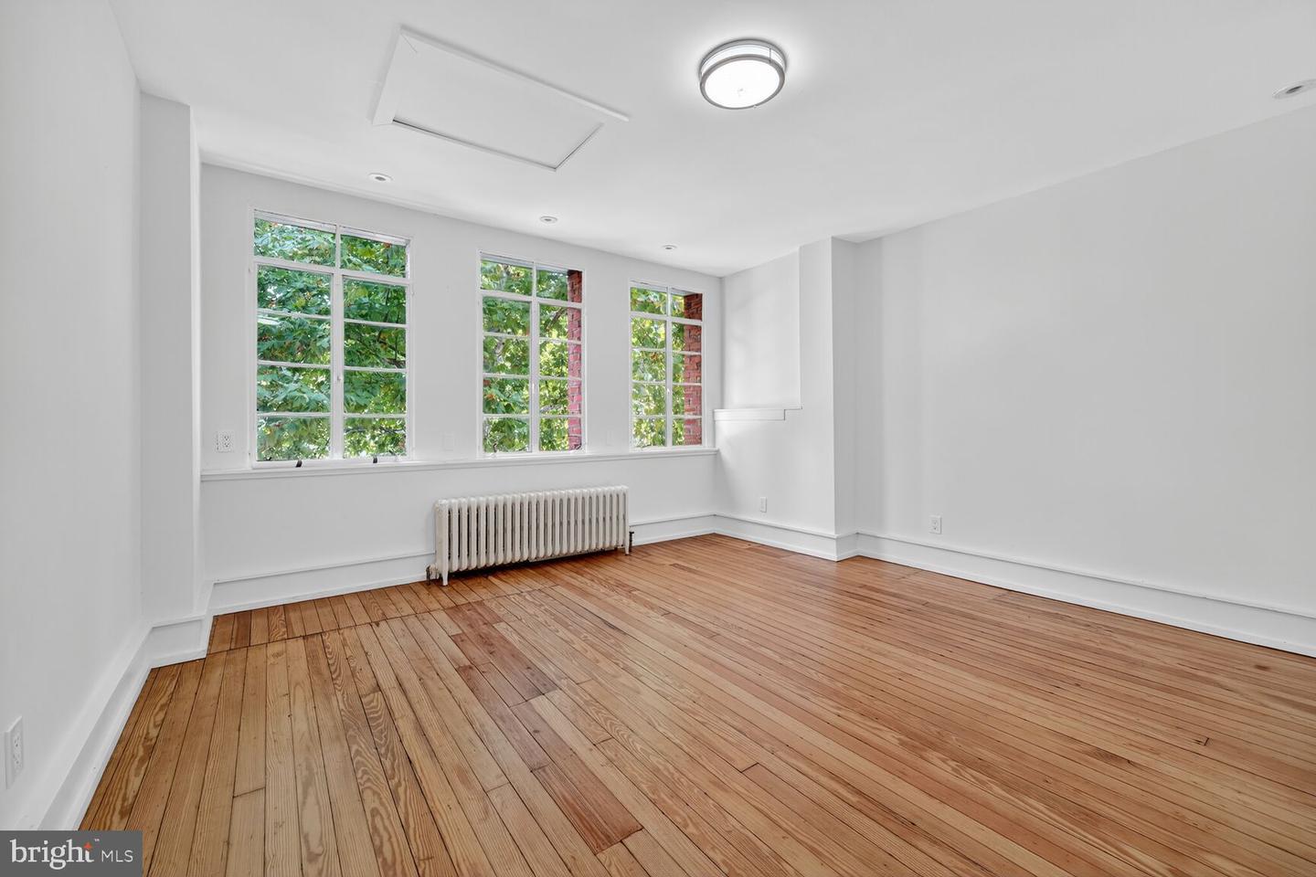 1656 33RD ST NW, WASHINGTON, District Of Columbia 20007, 2 Bedrooms Bedrooms, ,2 BathroomsBathrooms,Residential,For sale,1656 33RD ST NW,DCDC2222888 MLS # DCDC2222888 1656 33RD ST NW, WASHINGTON, District Of Columbia 20007, 2 Bedrooms Bedrooms, ,2 BathroomsBathrooms,Residential,For sale,1656 33RD ST NW,DCDC2222888 MLS # DCDC2222888