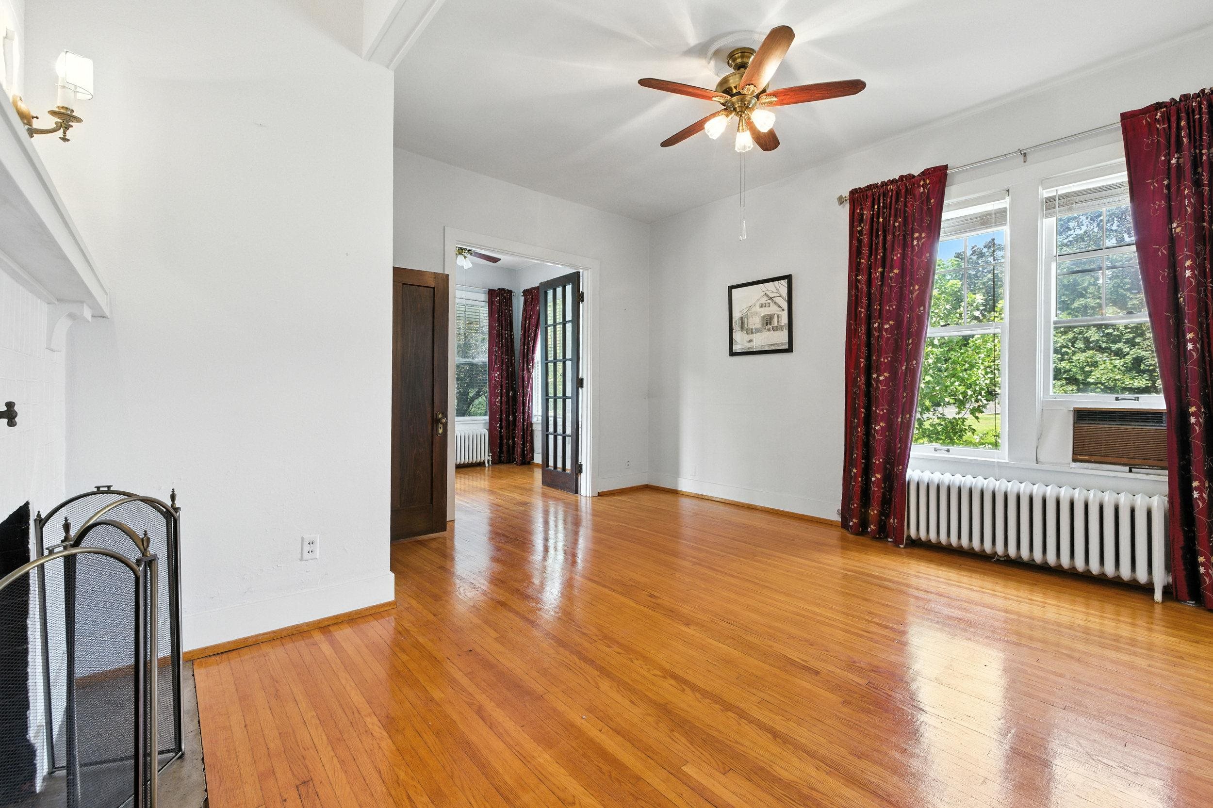 157 S COURT ST, LURAY, Virginia 22835, 3 Bedrooms Bedrooms, ,2 BathroomsBathrooms,Residential,157 S COURT ST,669106 MLS # 669106