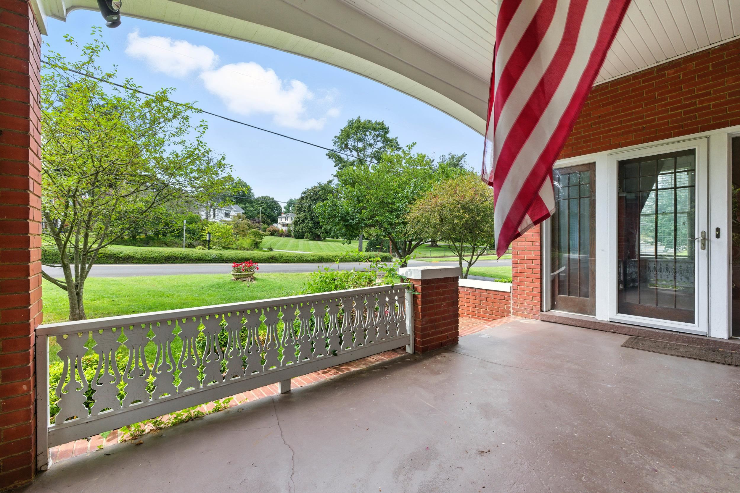 157 S COURT ST, LURAY, Virginia 22835, 3 Bedrooms Bedrooms, ,2 BathroomsBathrooms,Residential,157 S COURT ST,669106 MLS # 669106