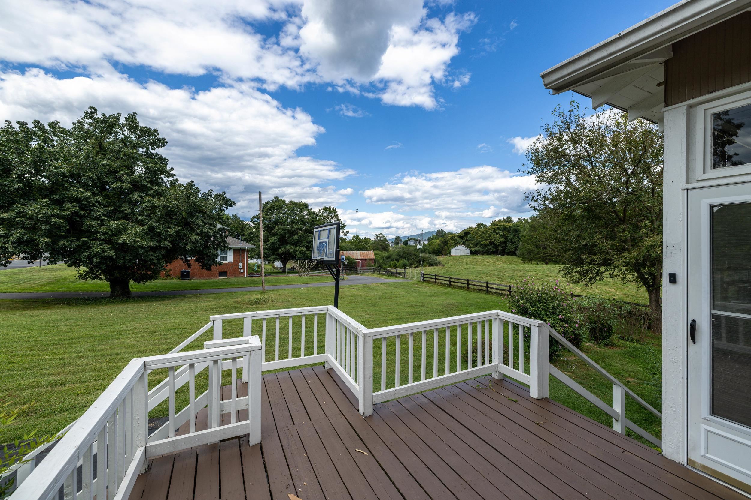 157 S COURT ST, LURAY, Virginia 22835, 3 Bedrooms Bedrooms, ,2 BathroomsBathrooms,Residential,157 S COURT ST,669106 MLS # 669106