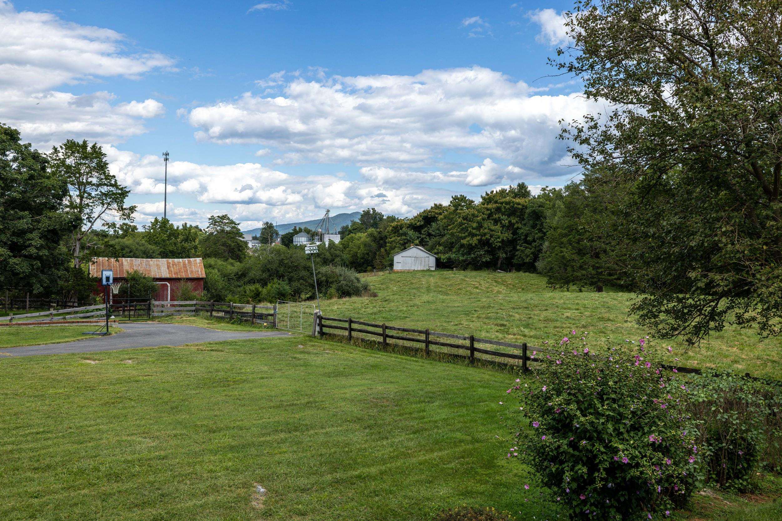 157 S COURT ST, LURAY, Virginia 22835, 3 Bedrooms Bedrooms, ,2 BathroomsBathrooms,Residential,157 S COURT ST,669106 MLS # 669106