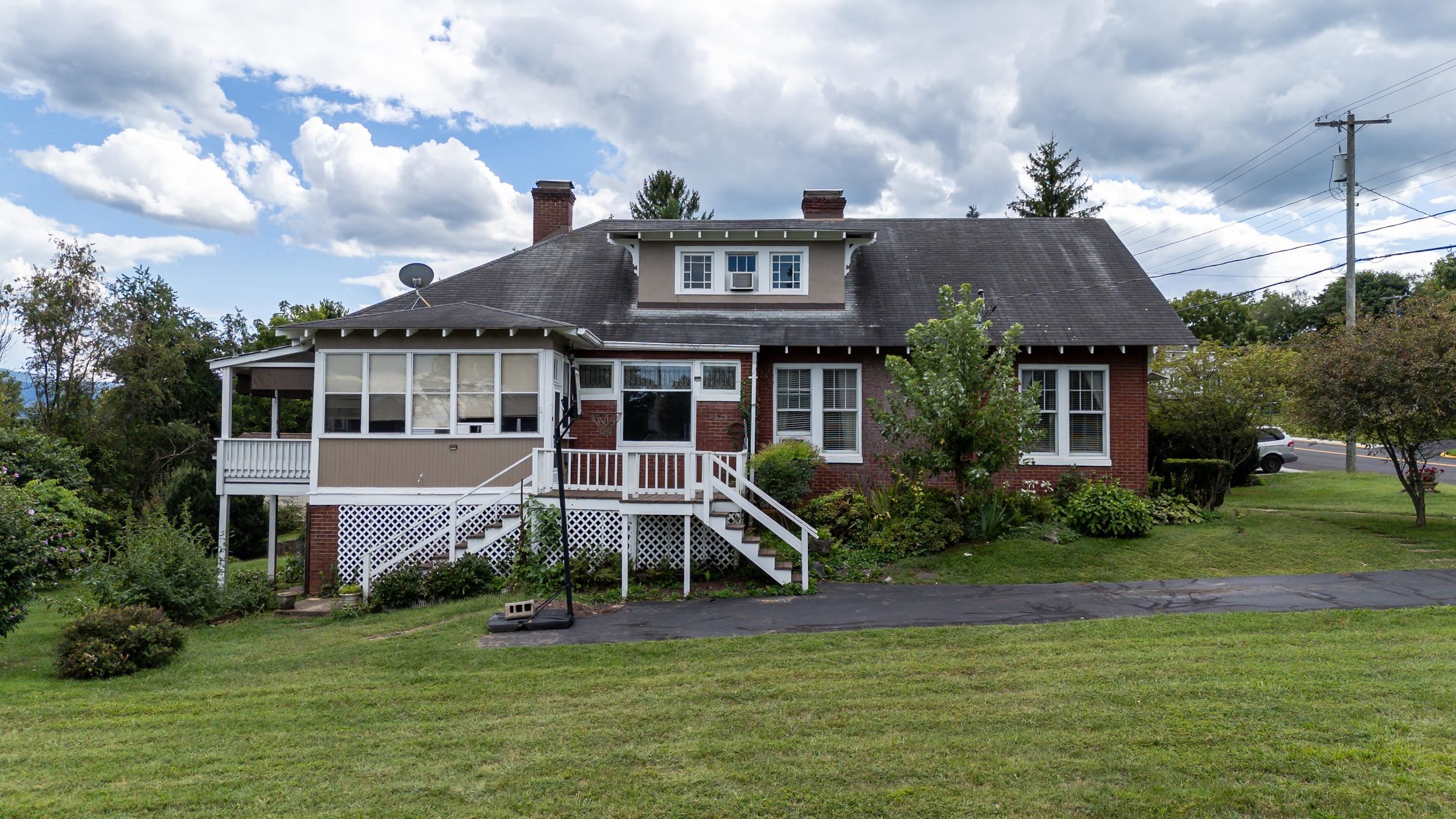 157 S COURT ST, LURAY, Virginia 22835, 3 Bedrooms Bedrooms, ,2 BathroomsBathrooms,Residential,157 S COURT ST,669106 MLS # 669106