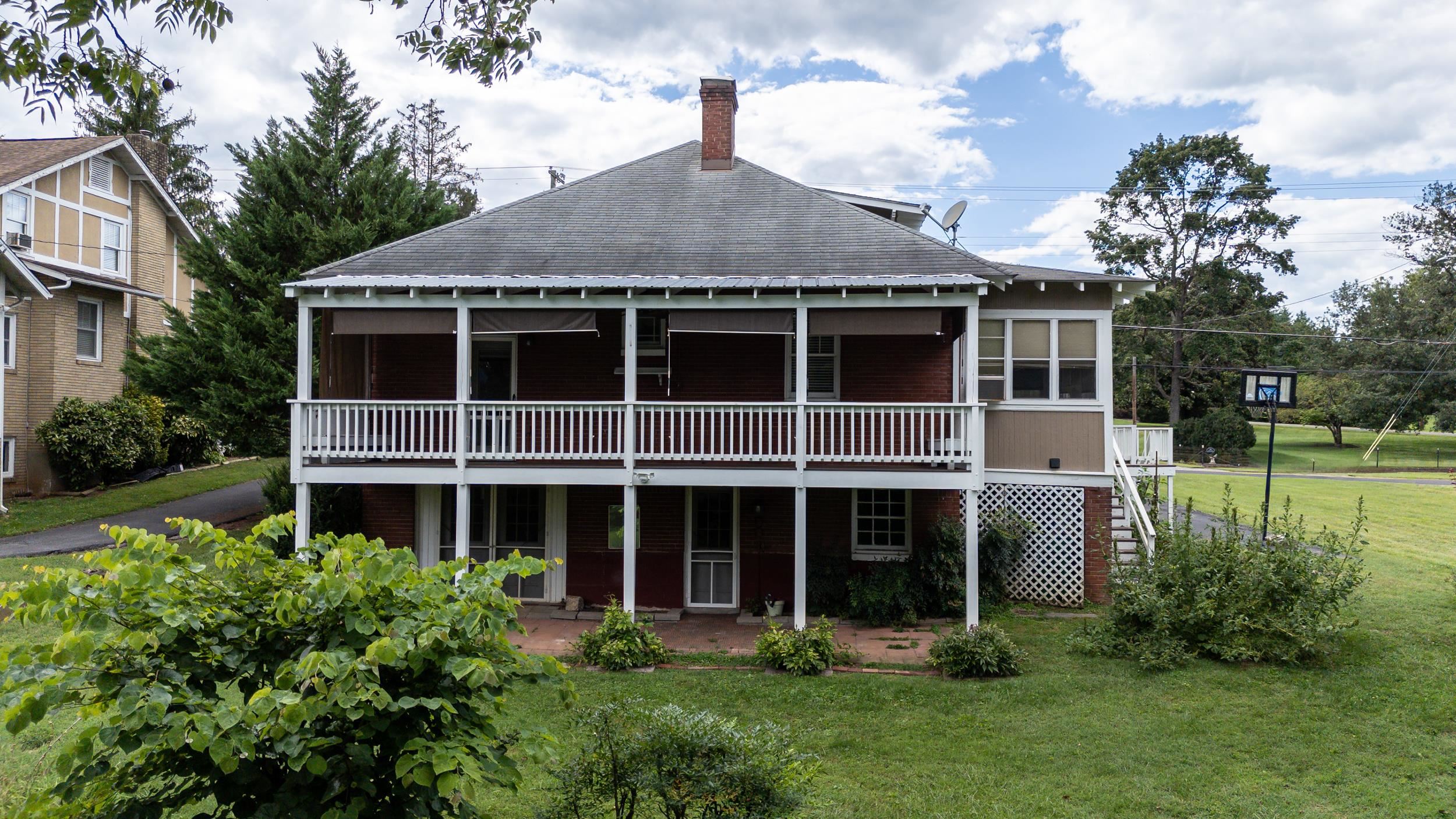 157 S COURT ST, LURAY, Virginia 22835, 3 Bedrooms Bedrooms, ,2 BathroomsBathrooms,Residential,157 S COURT ST,669106 MLS # 669106