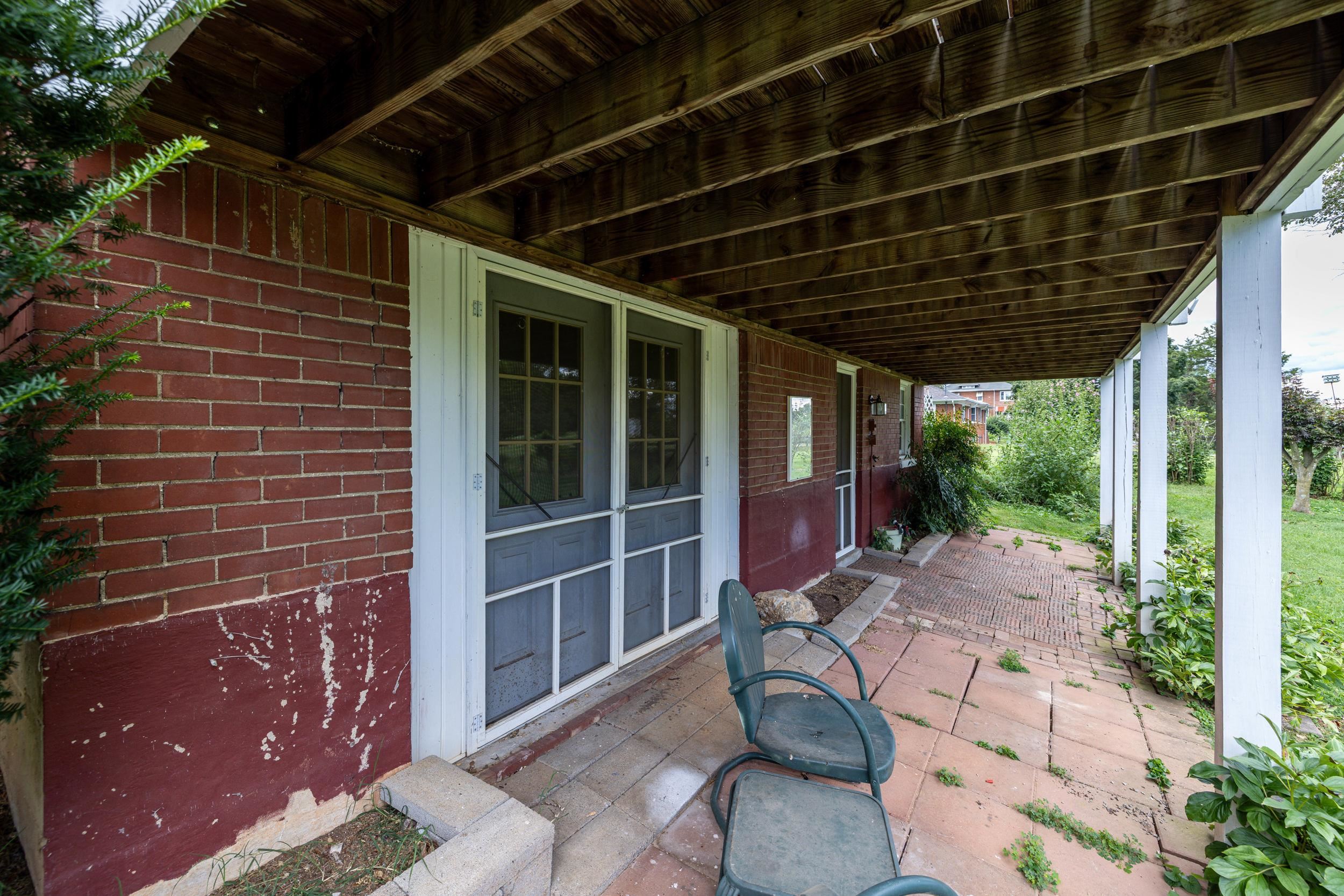 157 S COURT ST, LURAY, Virginia 22835, 3 Bedrooms Bedrooms, ,2 BathroomsBathrooms,Residential,157 S COURT ST,669106 MLS # 669106