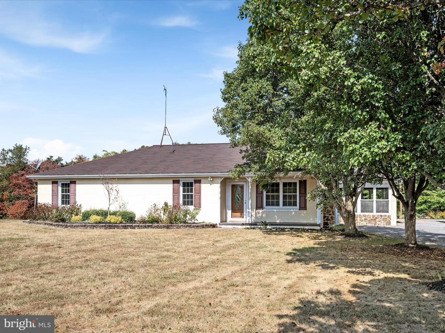 902 CARPERS PIKE, GORE, Virginia 22637, 3 Bedrooms Bedrooms, ,3 BathroomsBathrooms,Residential,For sale,902 CARPERS PIKE,VAFV2035918 MLS # VAFV2035918