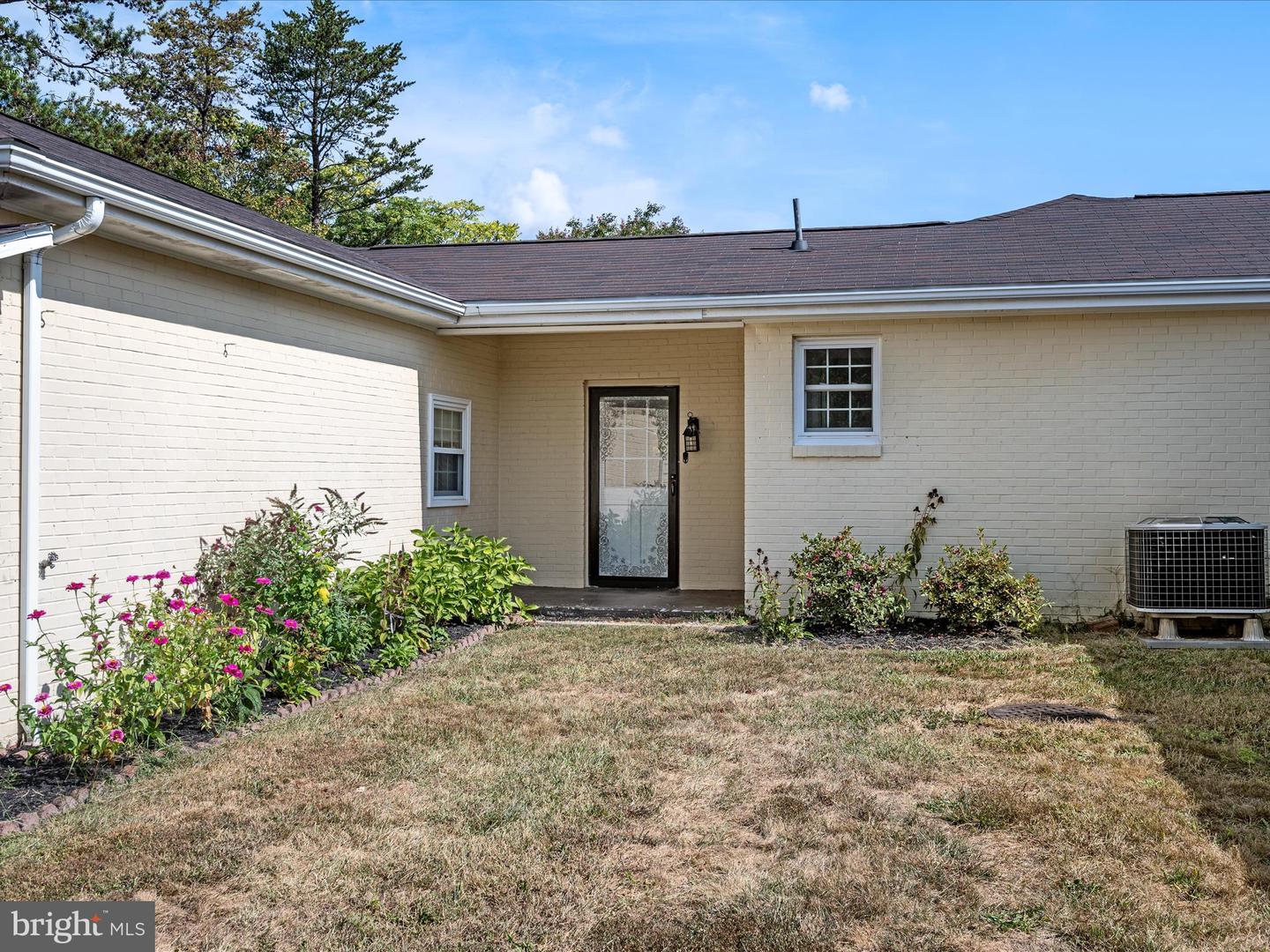 902 CARPERS PIKE, GORE, Virginia 22637, 3 Bedrooms Bedrooms, ,3 BathroomsBathrooms,Residential,For sale,902 CARPERS PIKE,VAFV2035918 MLS # VAFV2035918