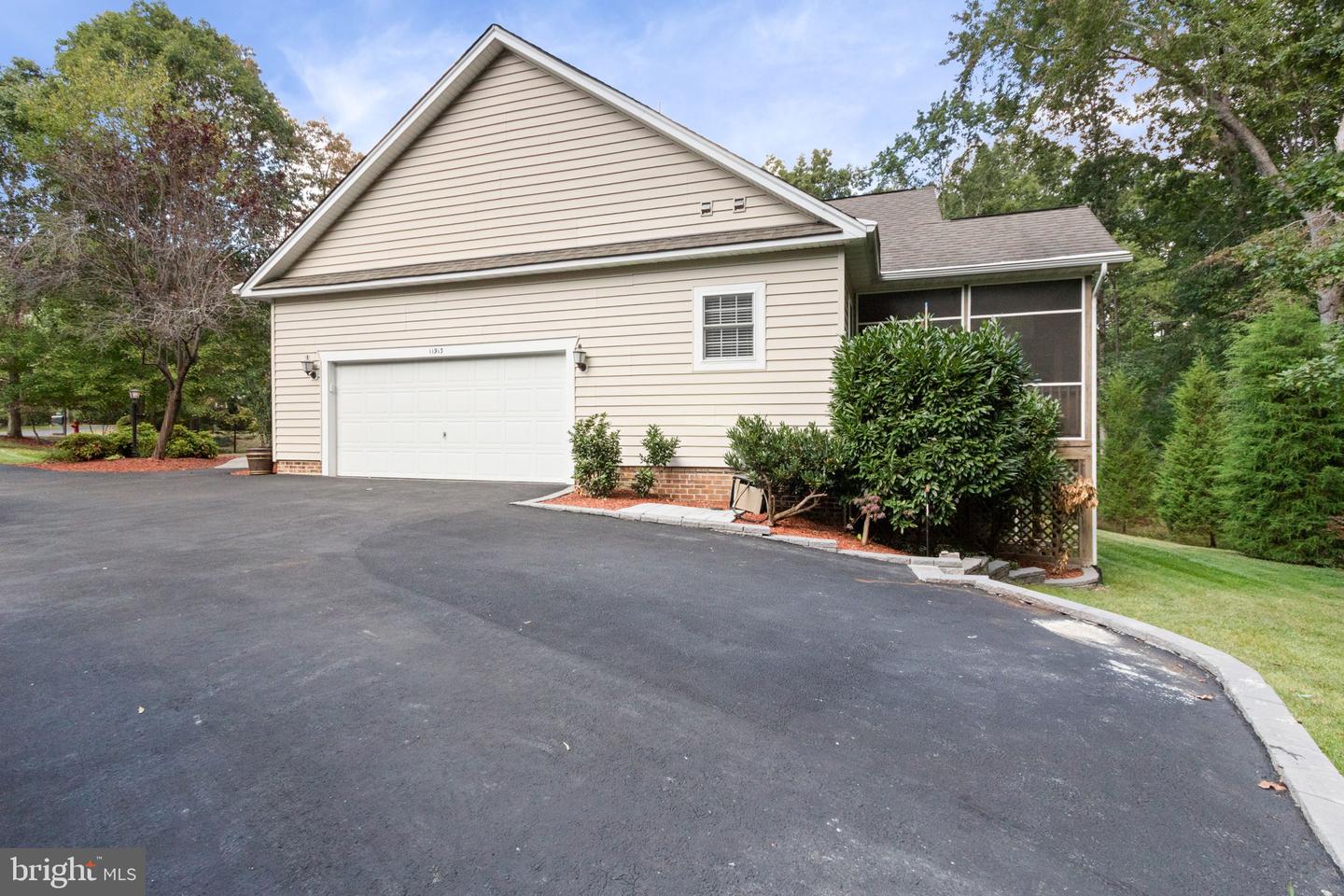11913 OLD HICKORY CT, SPOTSYLVANIA, Virginia 22551, 4 Bedrooms Bedrooms, ,3 BathroomsBathrooms,Residential,For sale,11913 OLD HICKORY CT,VASP2035762 MLS # VASP2035762