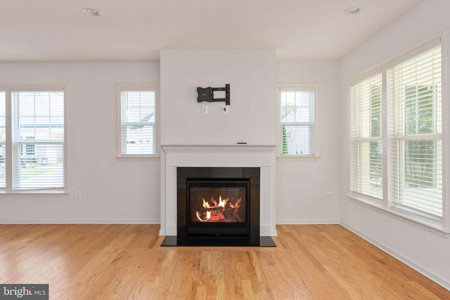 12211 GLEN OAKS DR, FREDERICKSBURG, Virginia 22407, 2 Bedrooms Bedrooms, 9 Rooms Rooms,2 BathroomsBathrooms,Residential,For sale,12211 GLEN OAKS DR,VASP2035944 MLS # VASP2035944