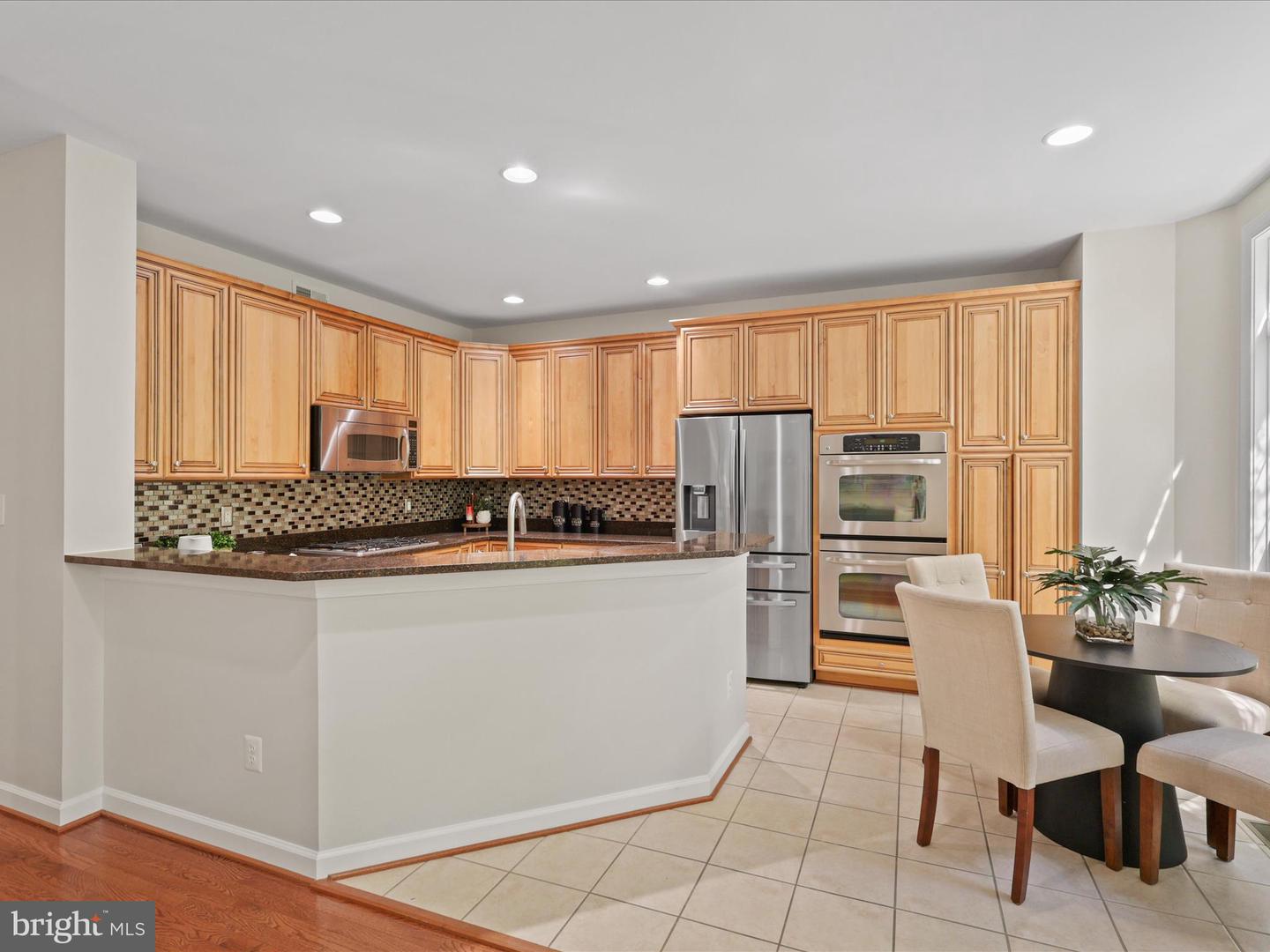 4086 CLOVET DR #32, FAIRFAX, Virginia 22030, 3 Bedrooms Bedrooms, ,3 BathroomsBathrooms,Residential,For sale,4086 CLOVET DR #32,VAFX2265932 MLS # VAFX2265932