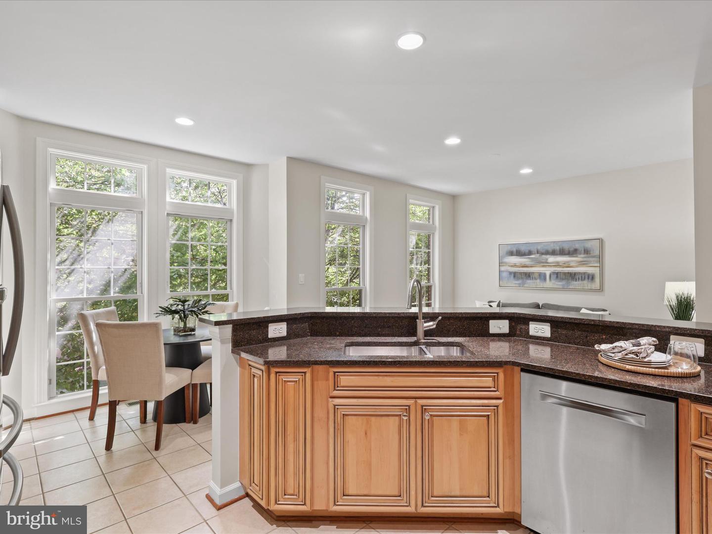 4086 CLOVET DR #32, FAIRFAX, Virginia 22030, 3 Bedrooms Bedrooms, ,3 BathroomsBathrooms,Residential,For sale,4086 CLOVET DR #32,VAFX2265932 MLS # VAFX2265932