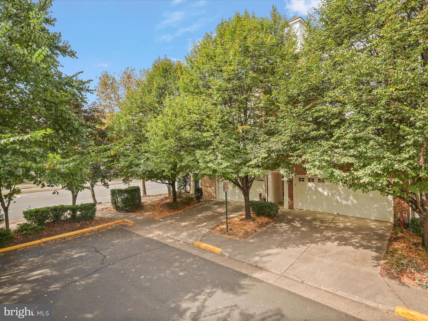 4086 CLOVET DR #32, FAIRFAX, Virginia 22030, 3 Bedrooms Bedrooms, ,3 BathroomsBathrooms,Residential,For sale,4086 CLOVET DR #32,VAFX2265932 MLS # VAFX2265932