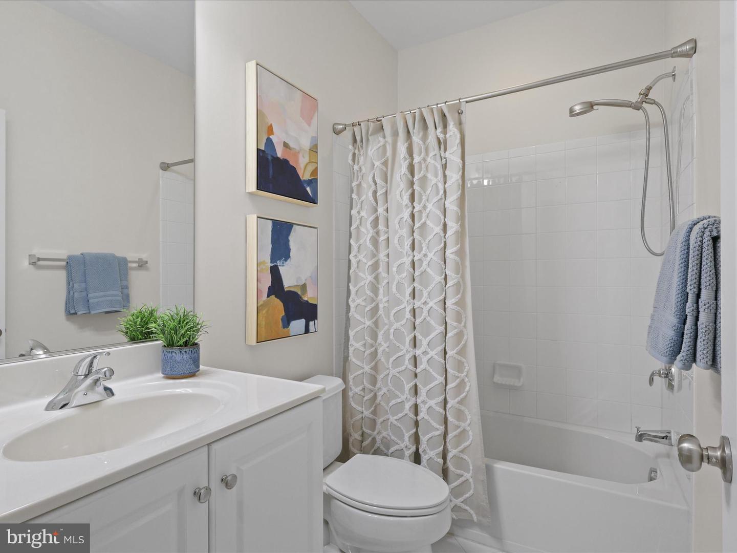 4086 CLOVET DR #32, FAIRFAX, Virginia 22030, 3 Bedrooms Bedrooms, ,3 BathroomsBathrooms,Residential,For sale,4086 CLOVET DR #32,VAFX2265932 MLS # VAFX2265932