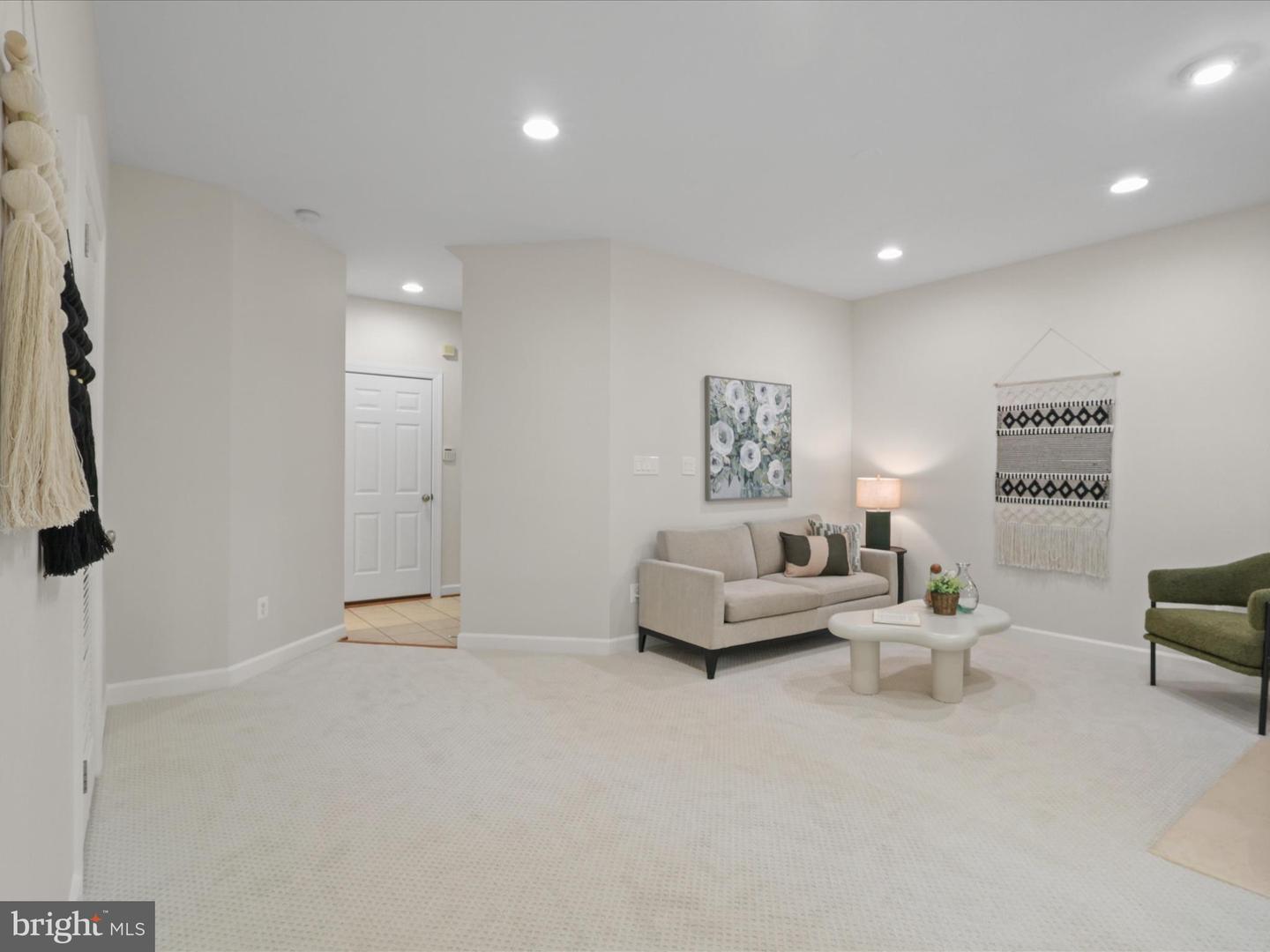 4086 CLOVET DR #32, FAIRFAX, Virginia 22030, 3 Bedrooms Bedrooms, ,3 BathroomsBathrooms,Residential,For sale,4086 CLOVET DR #32,VAFX2265932 MLS # VAFX2265932