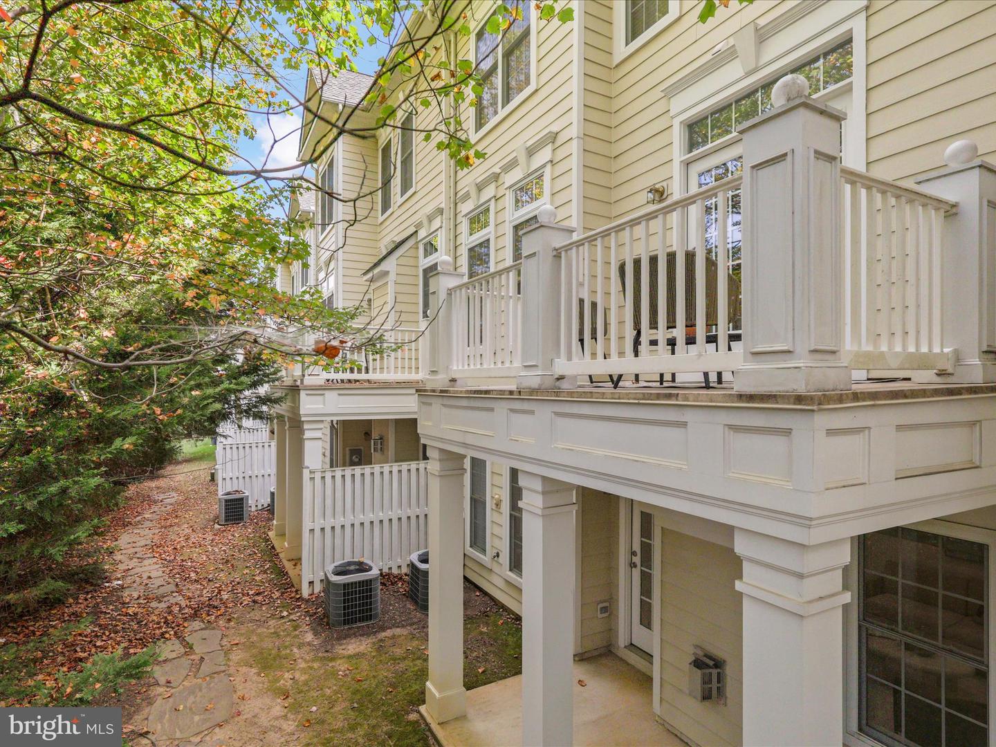 4086 CLOVET DR #32, FAIRFAX, Virginia 22030, 3 Bedrooms Bedrooms, ,3 BathroomsBathrooms,Residential,For sale,4086 CLOVET DR #32,VAFX2265932 MLS # VAFX2265932