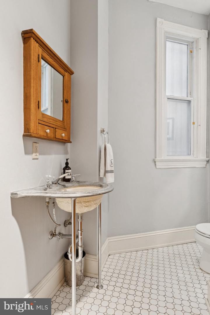 1406 12TH ST NW, WASHINGTON, District Of Columbia 20005, 6 Bedrooms Bedrooms, ,4 BathroomsBathrooms,Residential,For sale,1406 12TH ST NW,DCDC2221726 MLS # DCDC2221726