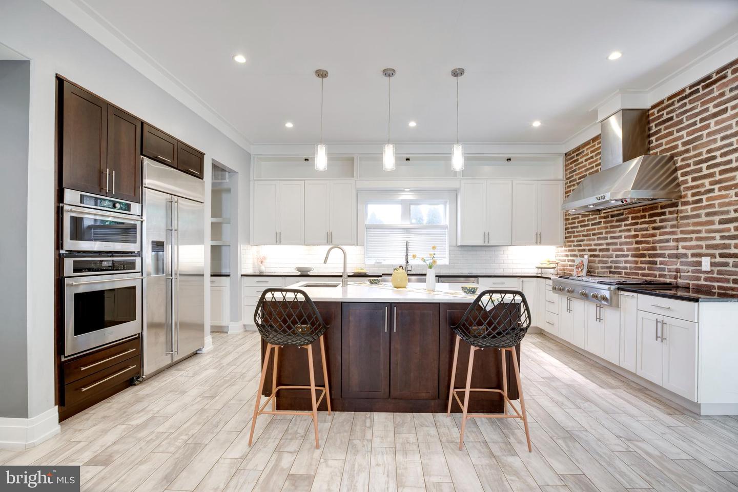 510 WALKER ST SW, VIENNA, Virginia 22180, 5 Bedrooms Bedrooms, ,4 BathroomsBathrooms,Residential,For sale,510 WALKER ST SW,VAFX2267652 MLS # VAFX2267652