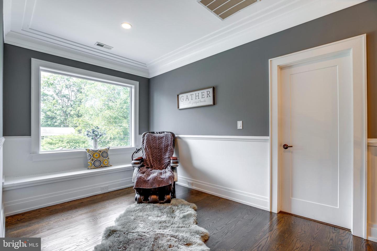 510 WALKER ST SW, VIENNA, Virginia 22180, 5 Bedrooms Bedrooms, ,4 BathroomsBathrooms,Residential,For sale,510 WALKER ST SW,VAFX2267652 MLS # VAFX2267652